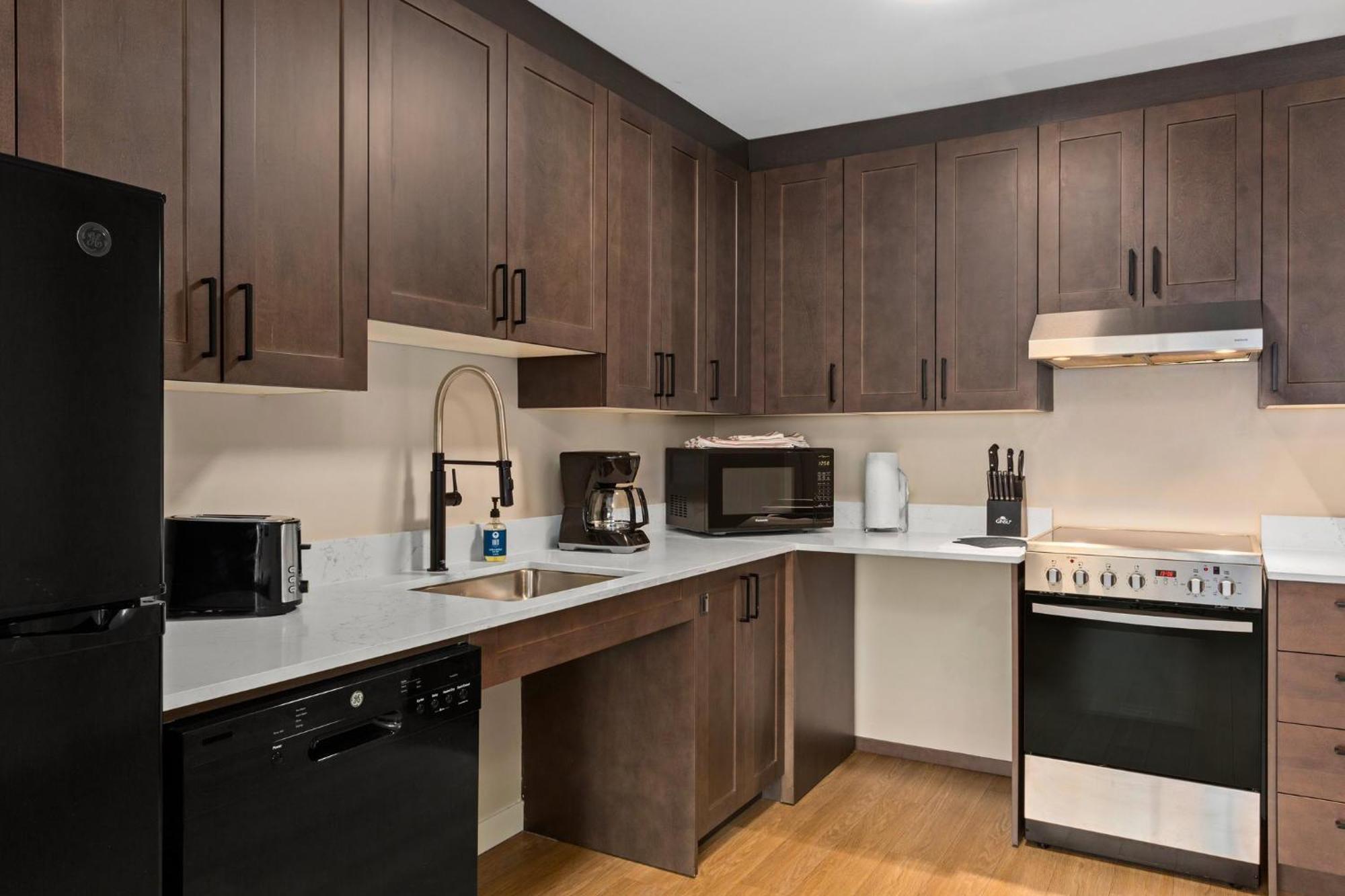 One-Bedroom Deluxe Apartment