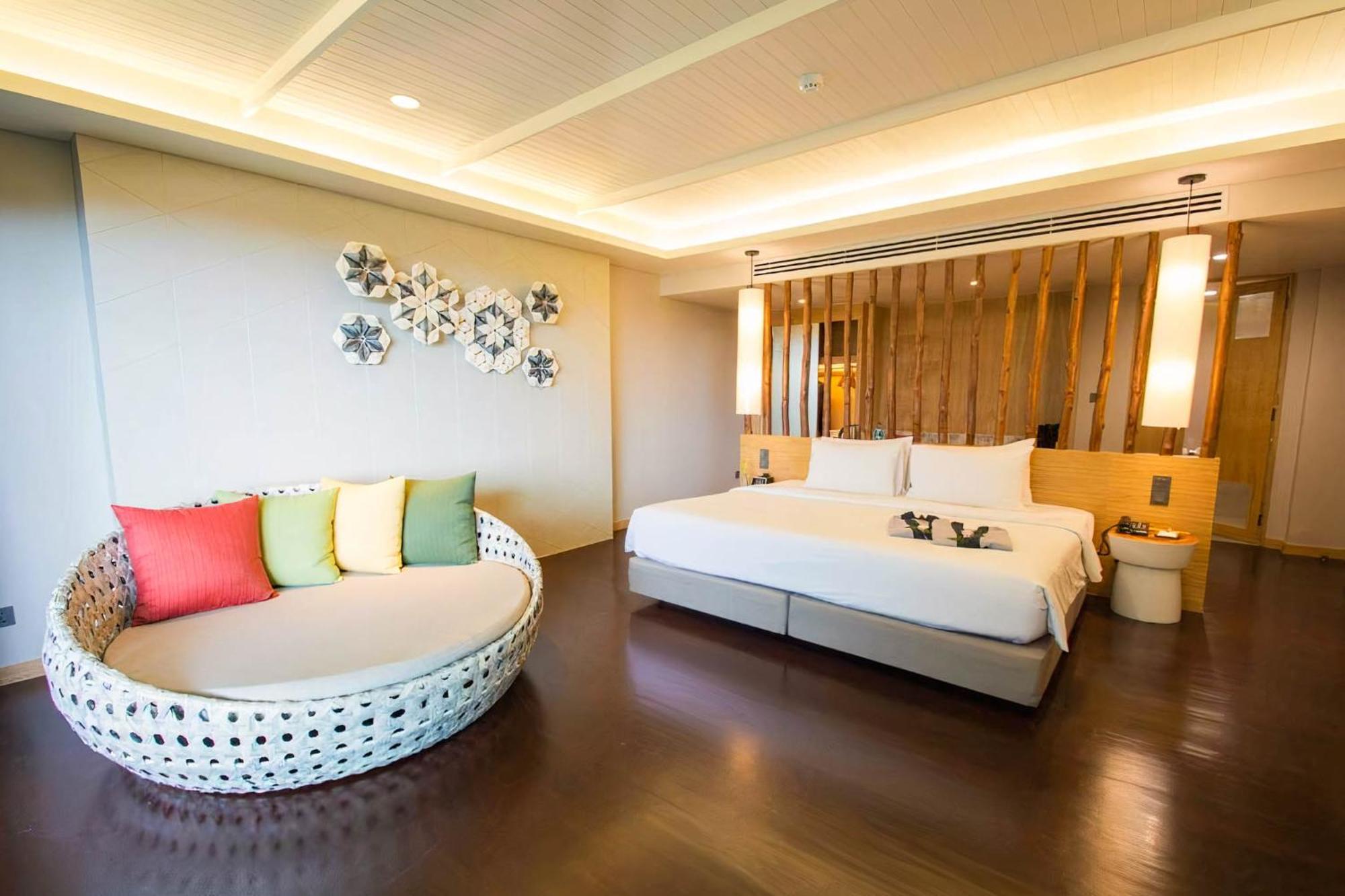 Honeymoon Suite