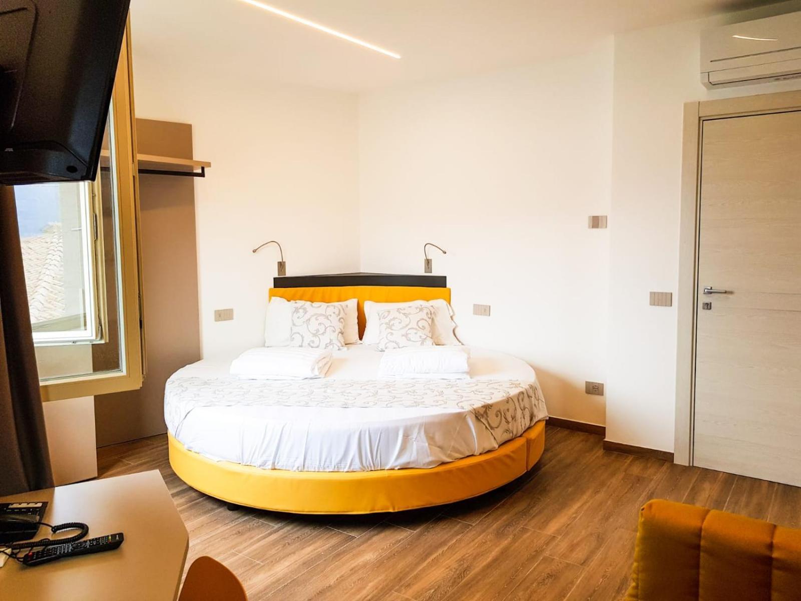 Deluxe Tweepersoonskamer met 1 of 2 Bedden en Uitzicht op het Meer