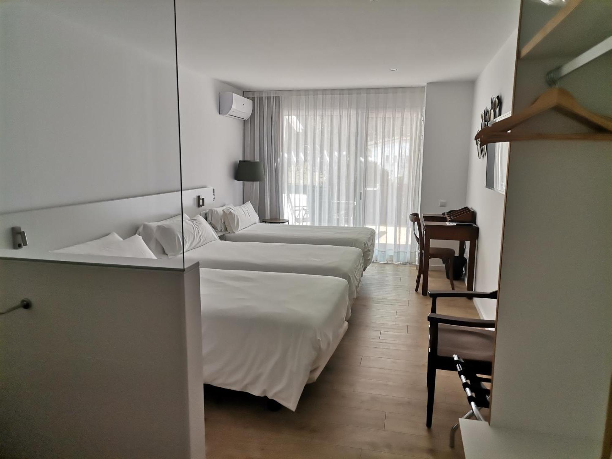 Double Room Balcony Partial Sea View