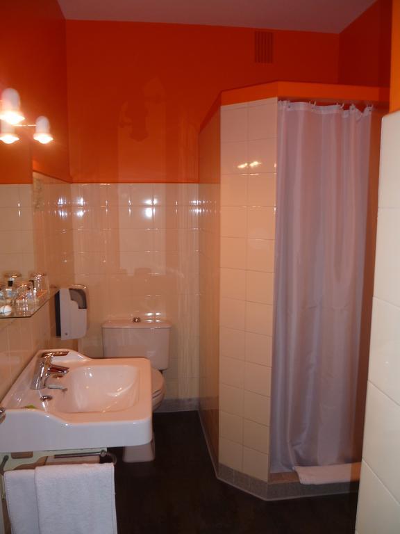 Double Room Shower