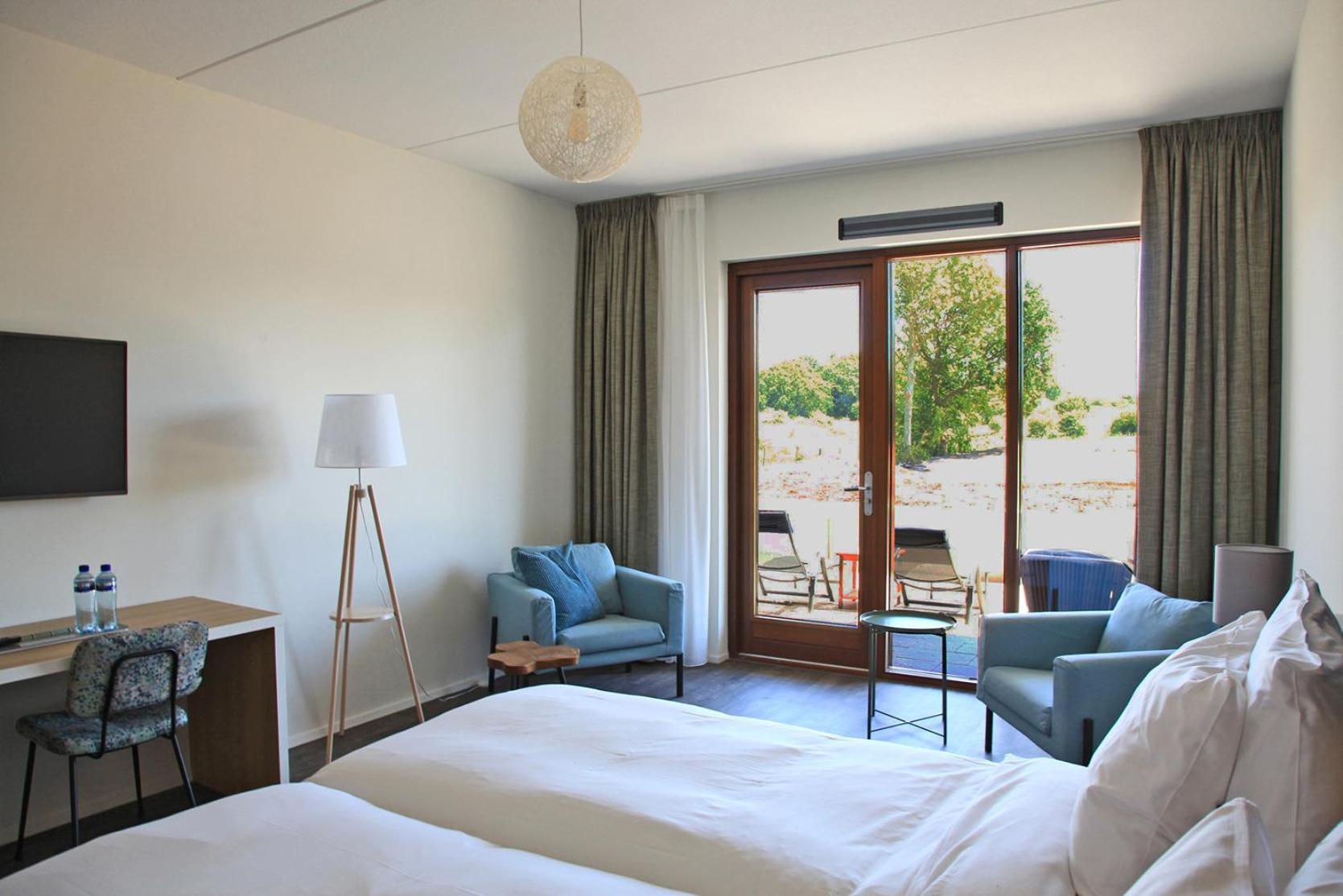 Comfort Room with Balcony (No pets allowed)