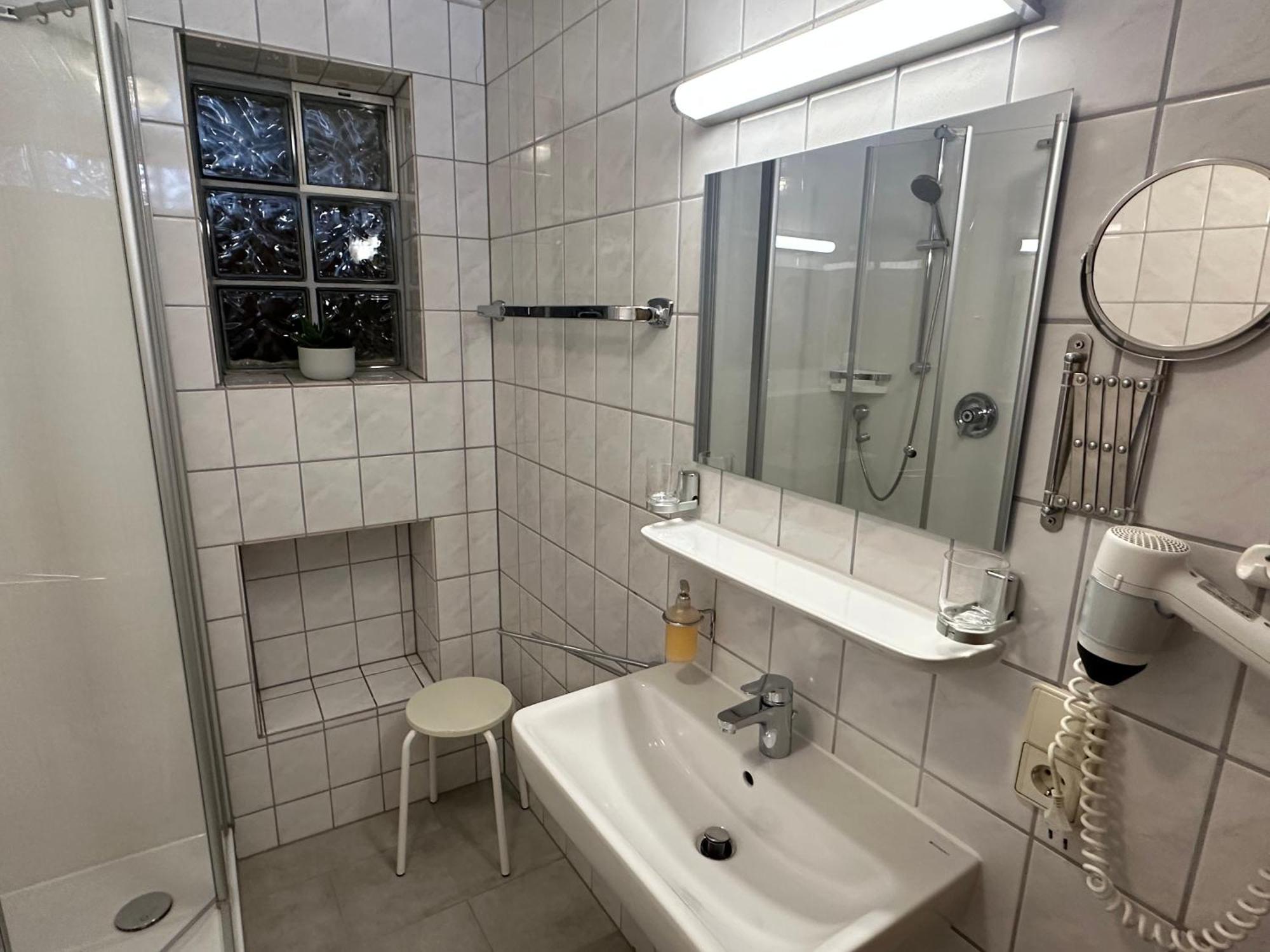 One-Bedroom Apartment with River View,1661114203:JPEG