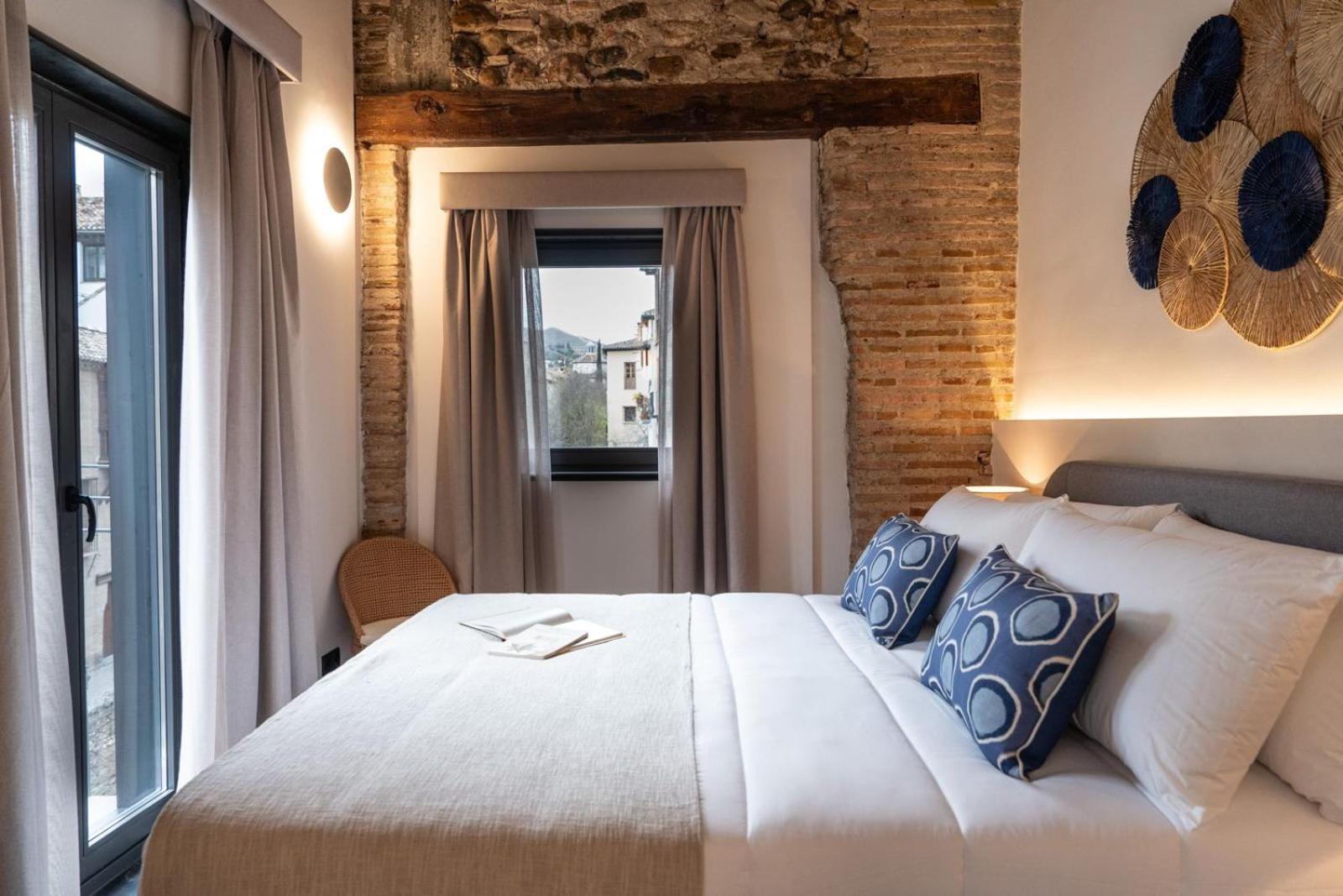 Deluxe Double Room Bath