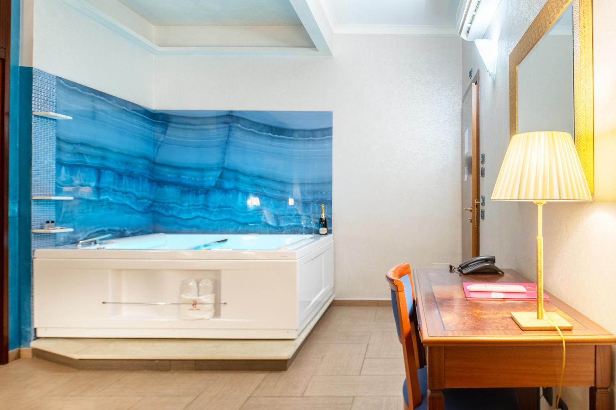 Suite Spa Bath