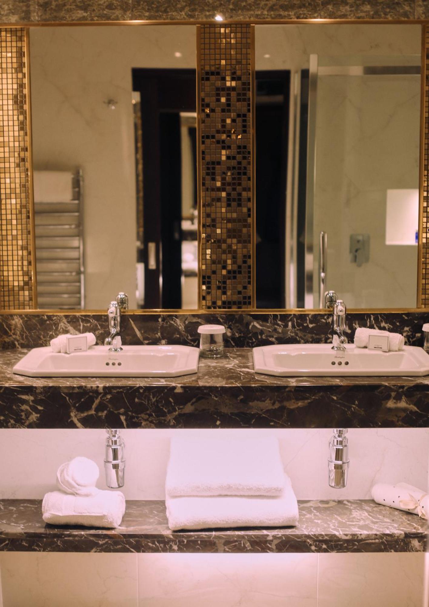 King Room,1707938943:JPEG