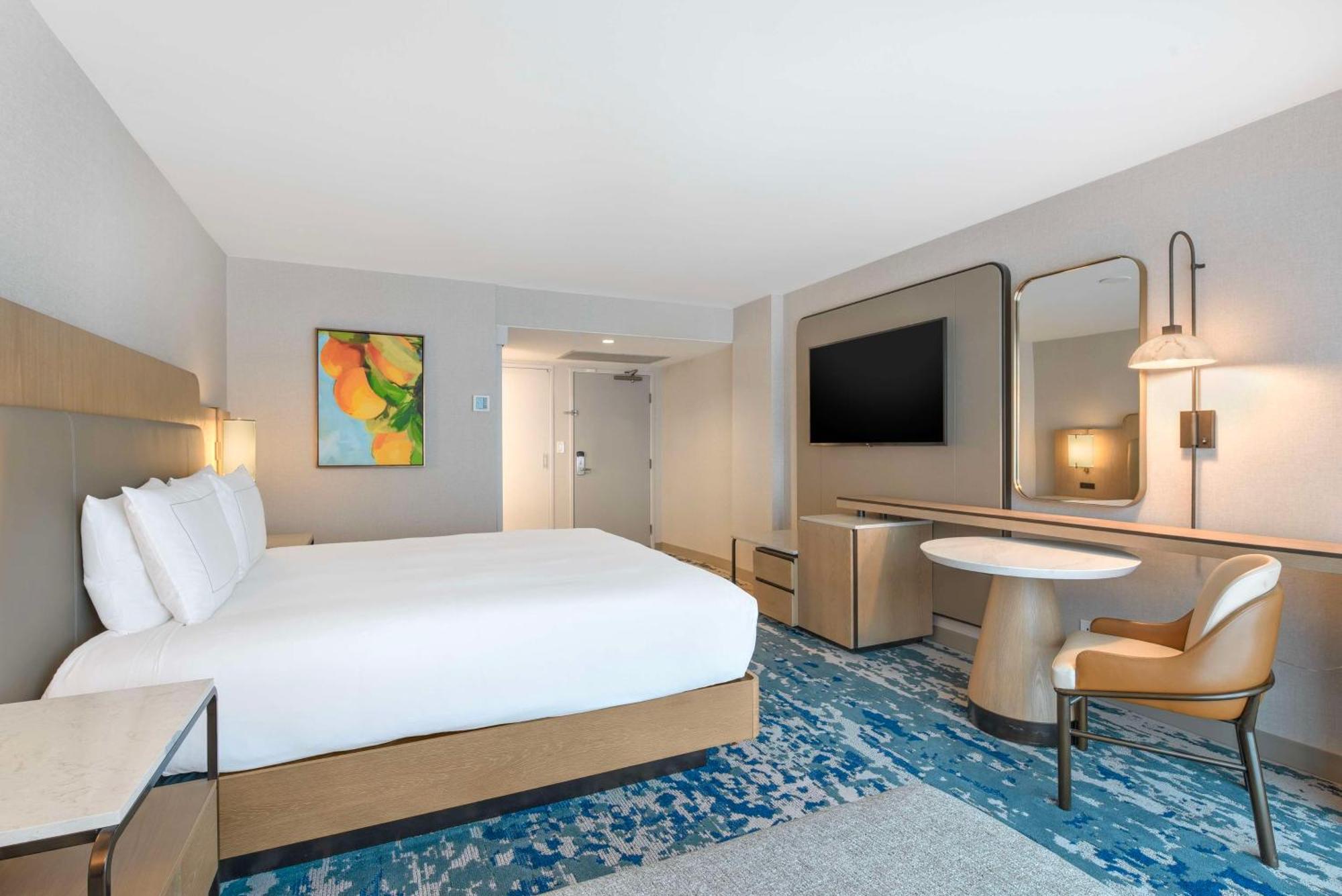 King Room One King Bed Mobility or Hearing Accessible