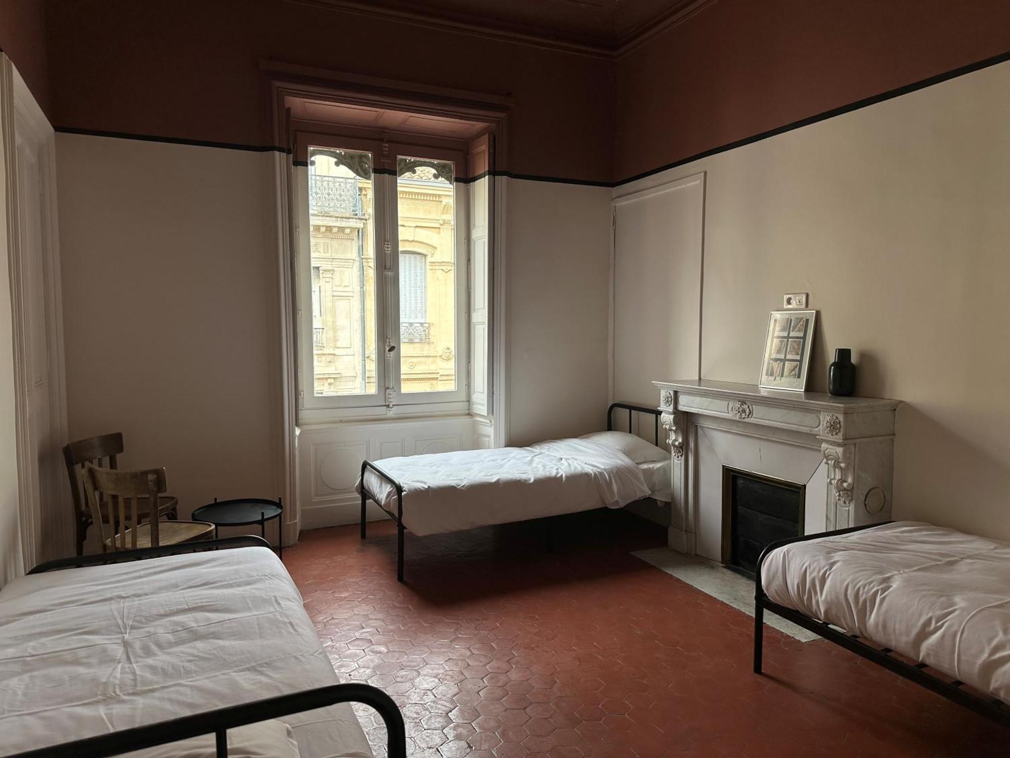 Chambre Triple avec Salle de Bains Privative