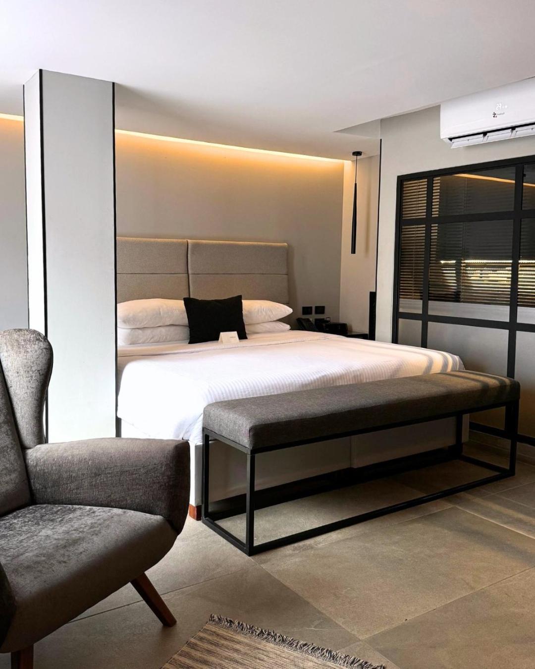 Superior King Suite