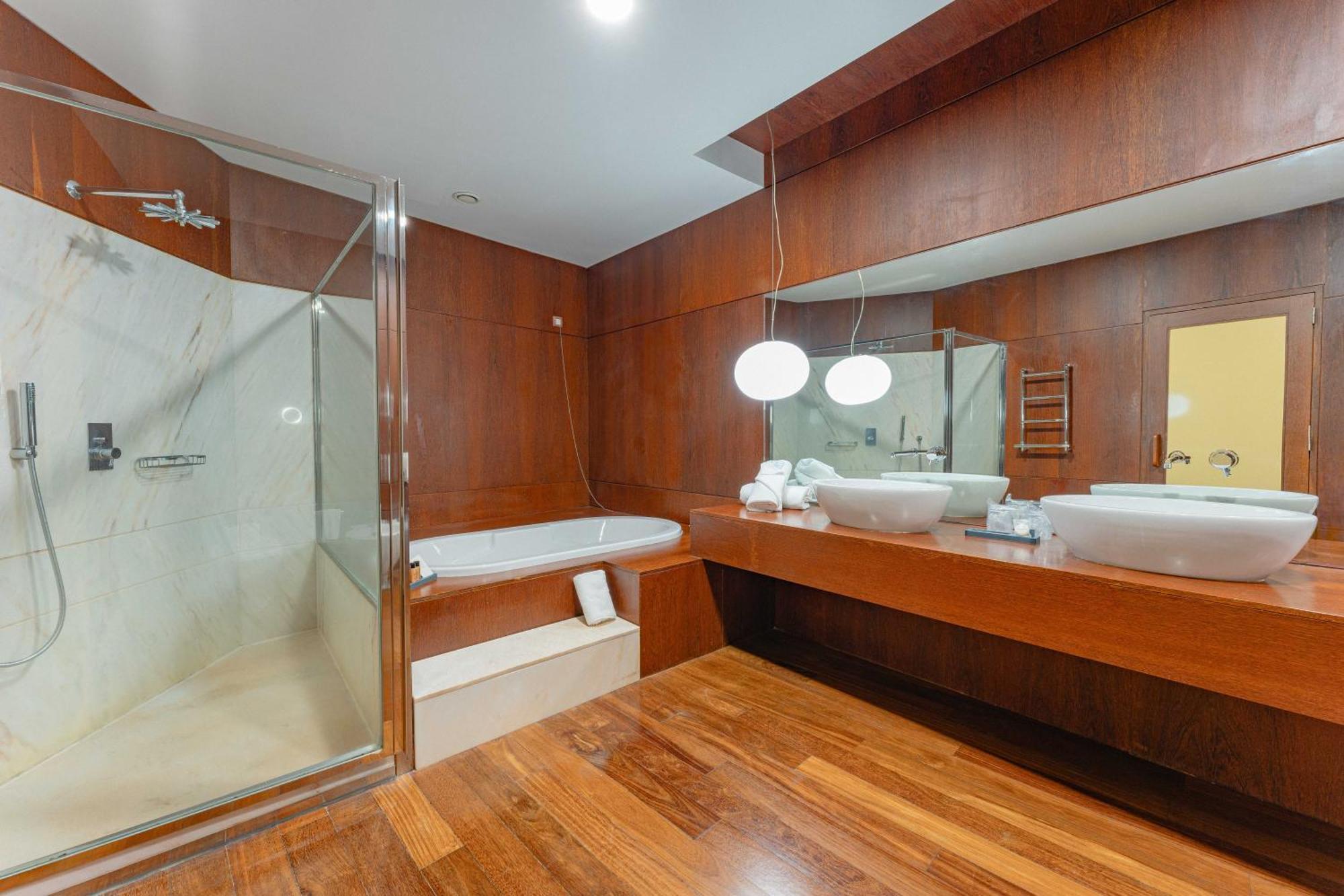 Suite with Spa Access