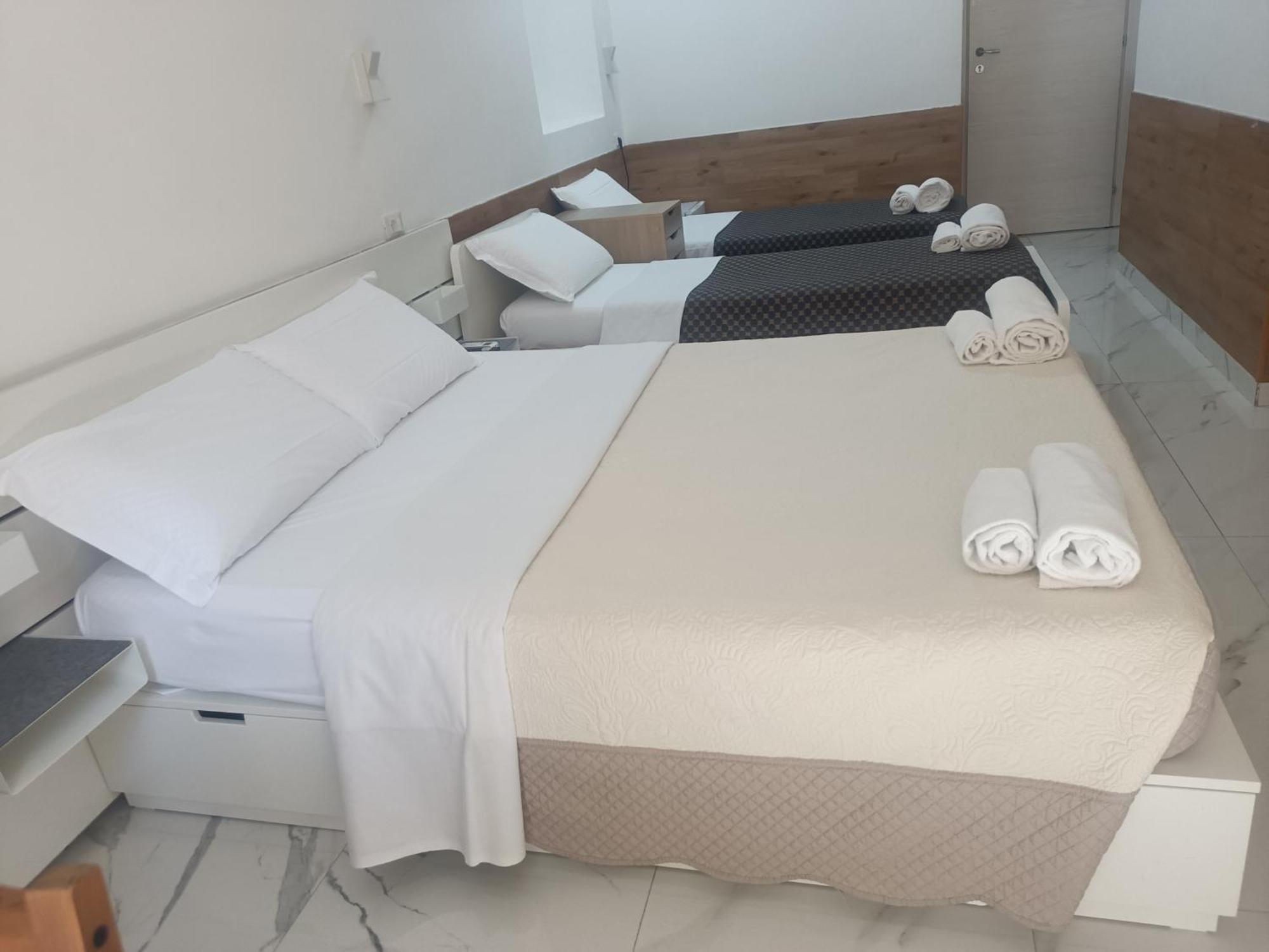 Quarto Quádruplo com Banheiro