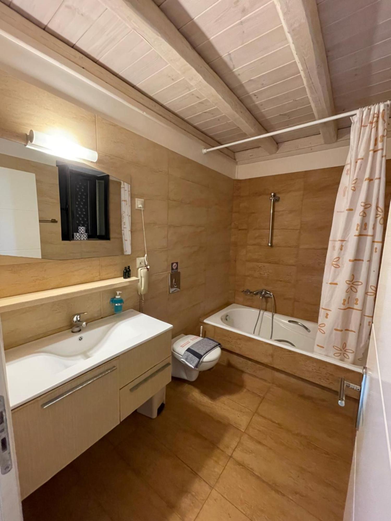Appartement met 2 Slaapkamers met Open Haard en Uitzicht op Zee