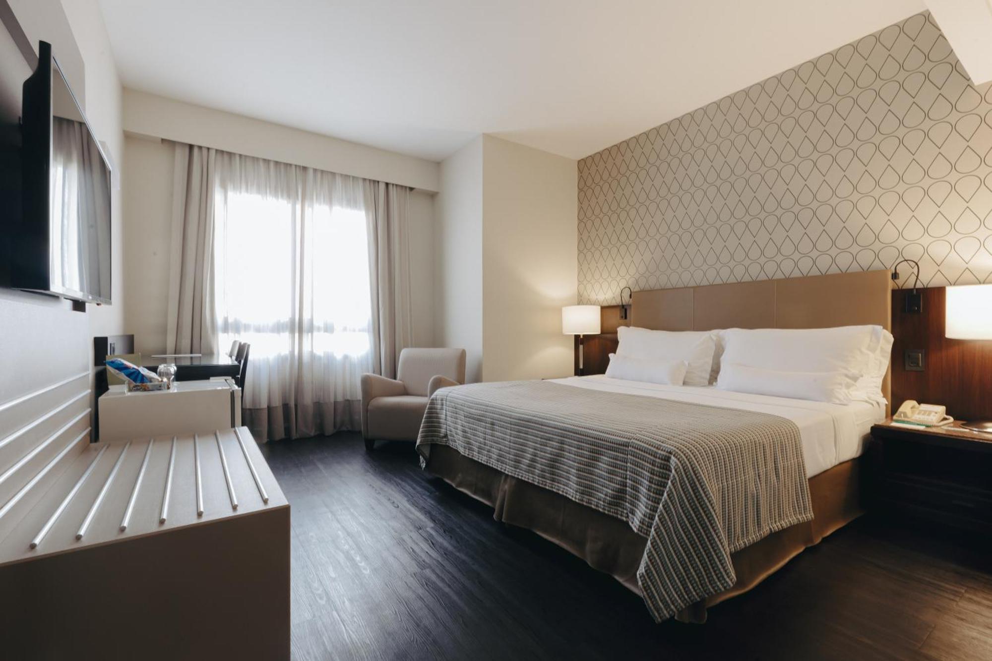 Superior Plus com Cama Queen-Size