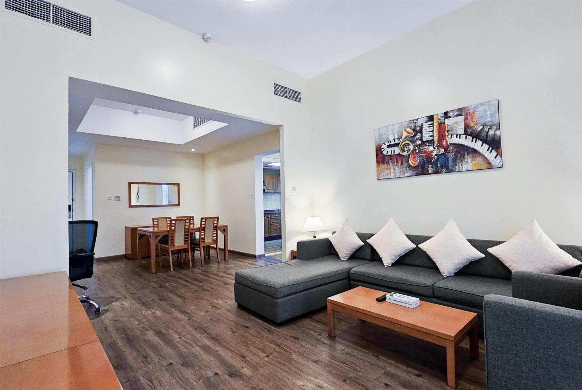One-Bedroom King Suite Non-Smoking