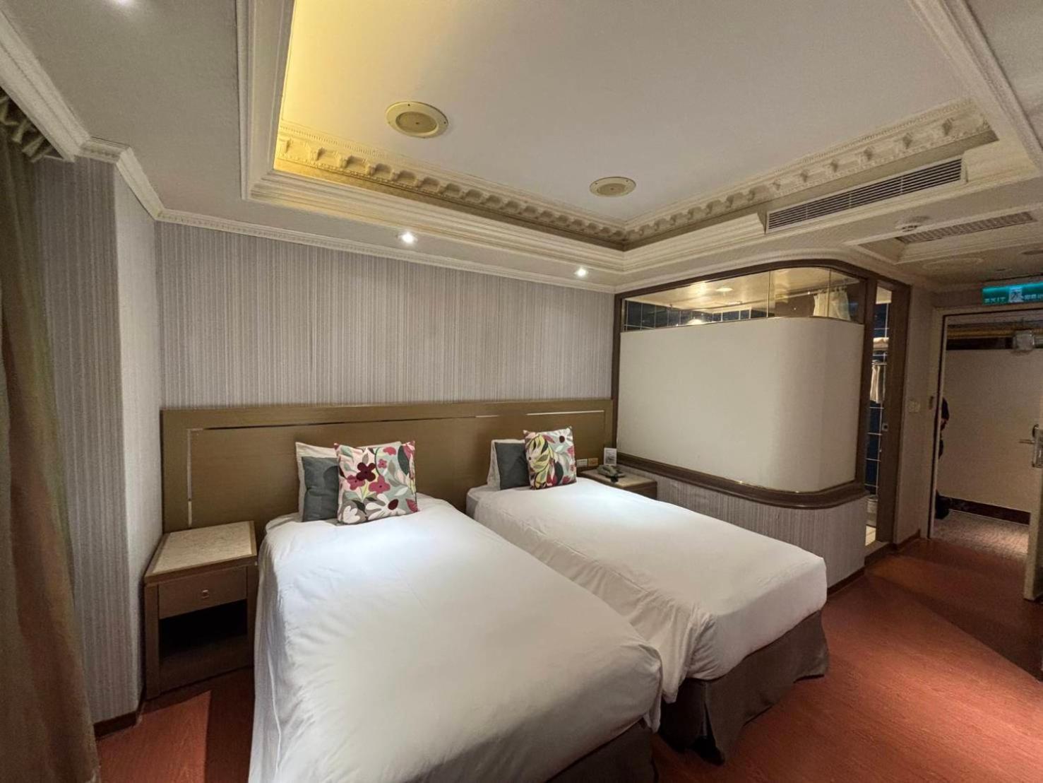 Classic Twin Room