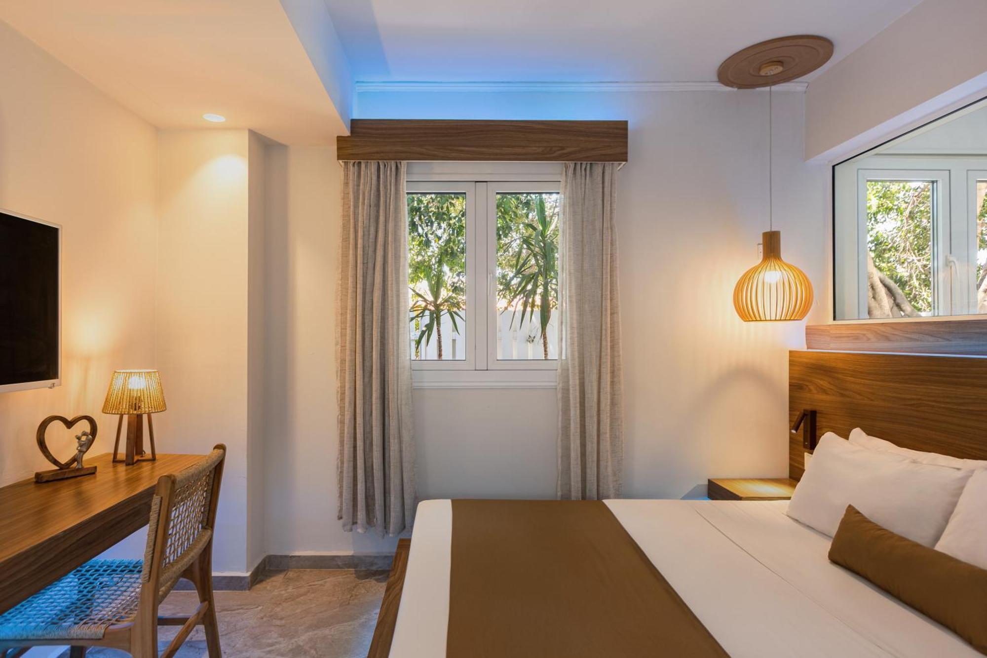 S1JP SPA One Bedroom Suite Jacuzzi Pool View