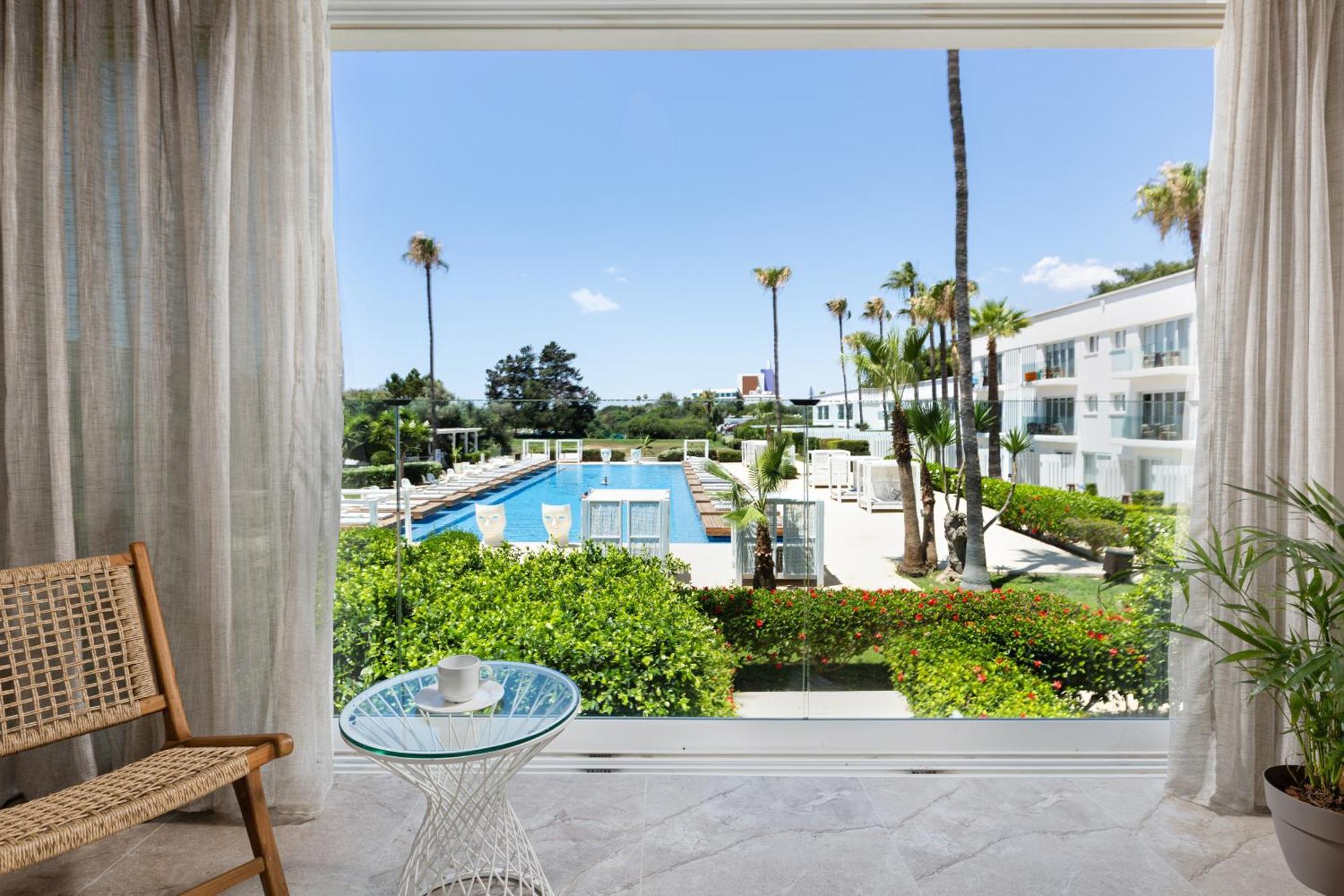 DDPV Deluxe Double Pool View