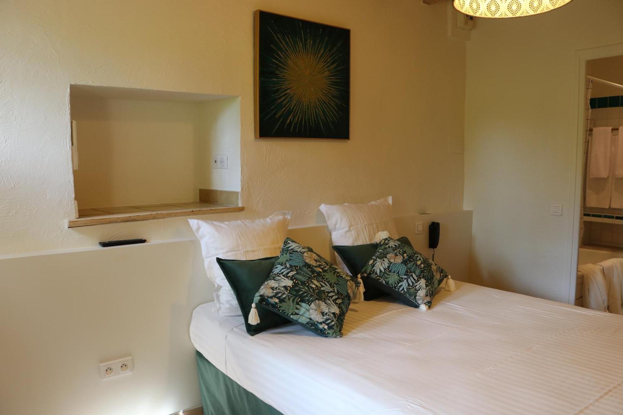 Triple Room Bath