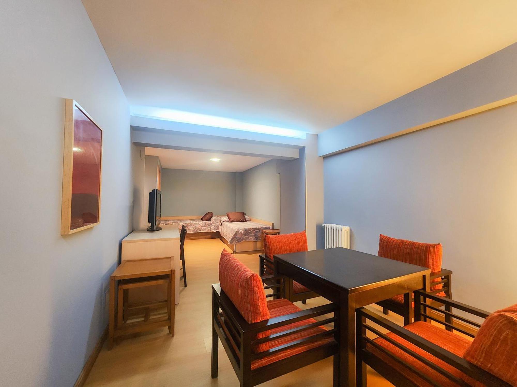 4 Single Beds Suite