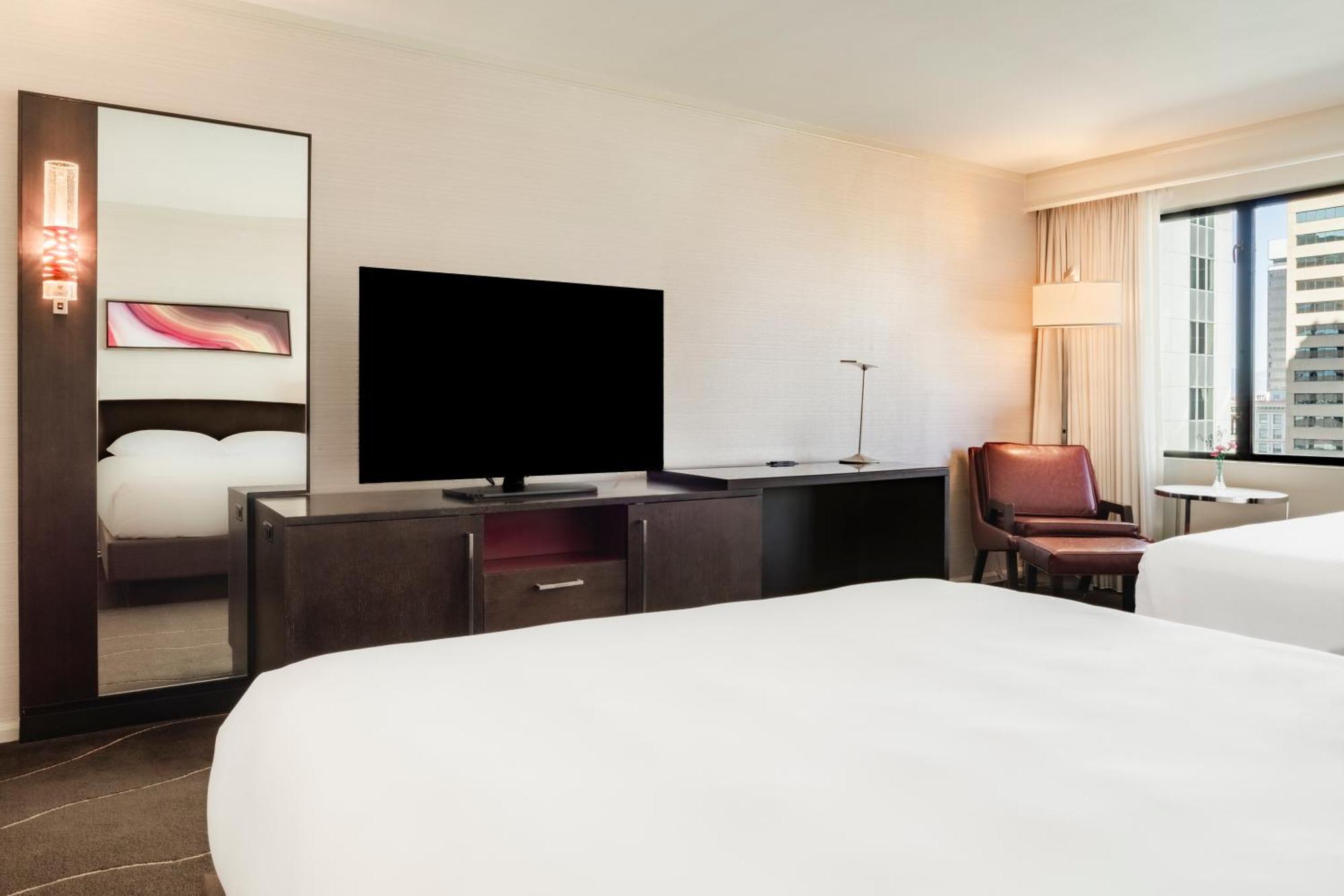 Queen Room with Two Queen Beds - High Floor,1698005135:JPEG