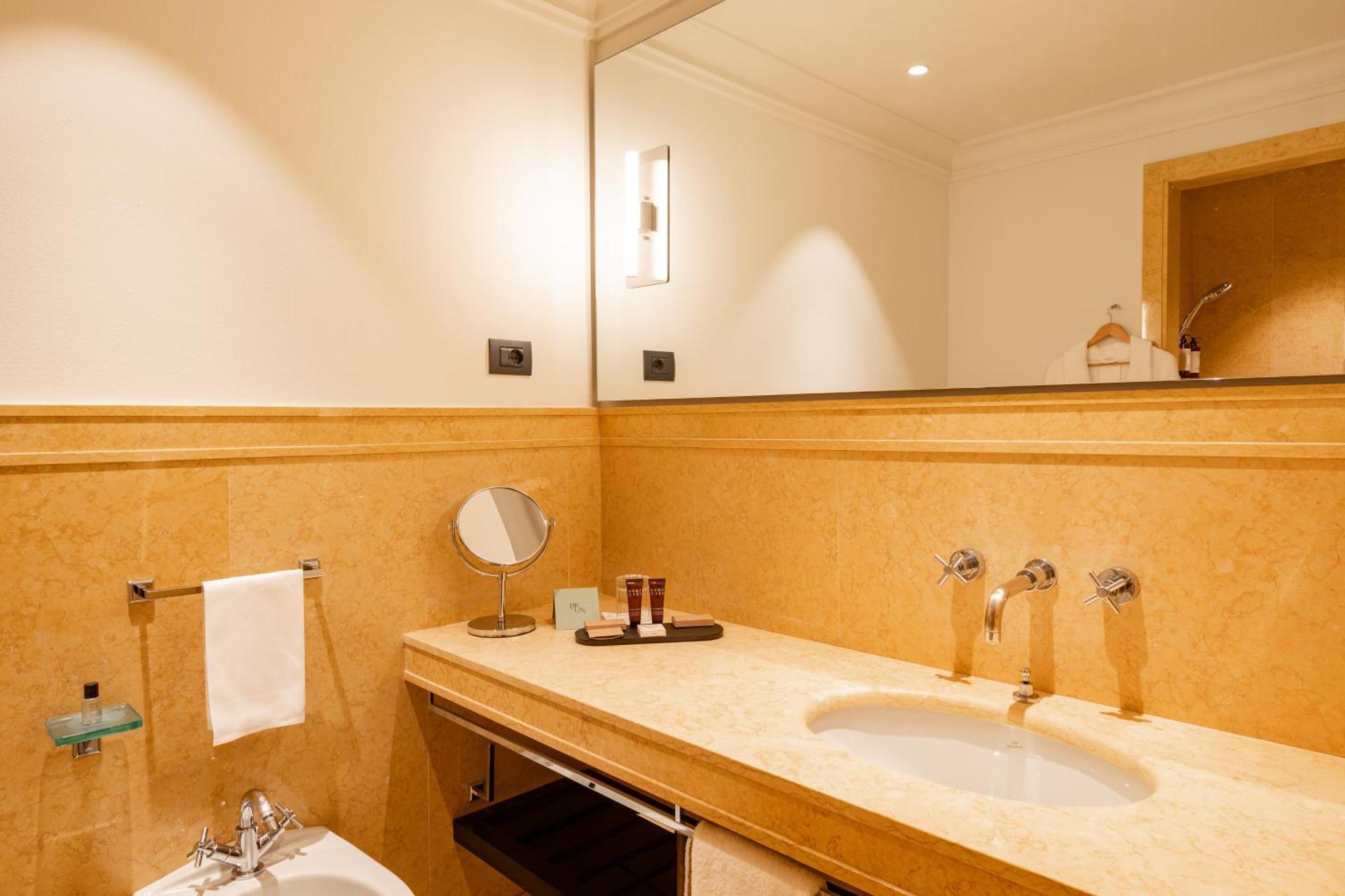 Deluxe Junior Suite