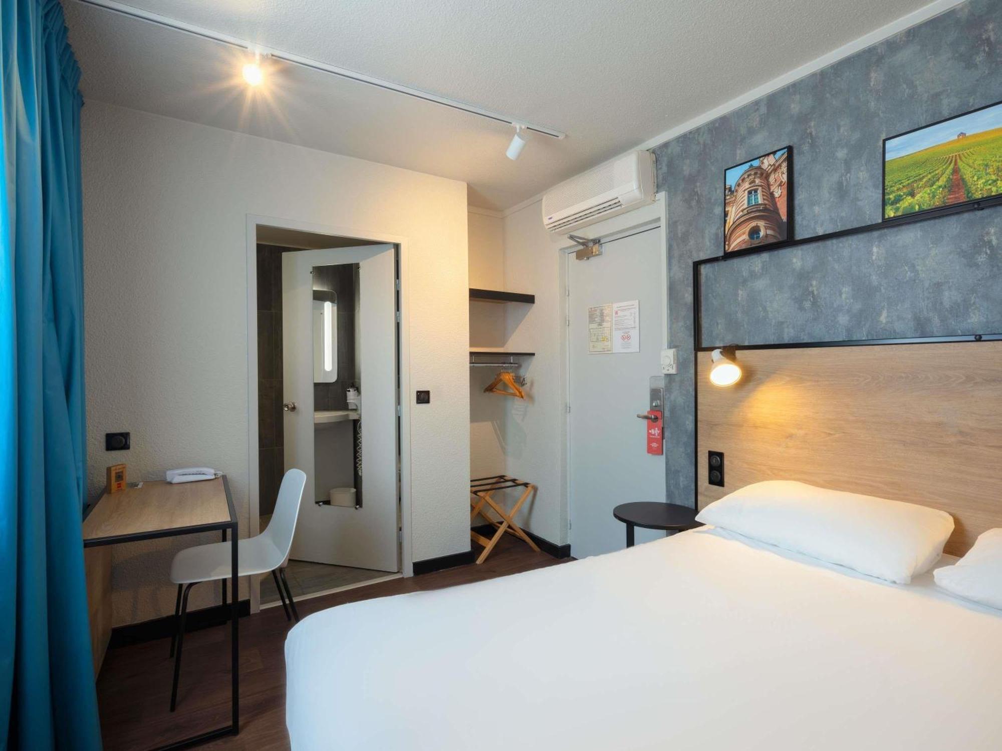 Classic Double Room Mobility Accessible,1704919385:JPEG