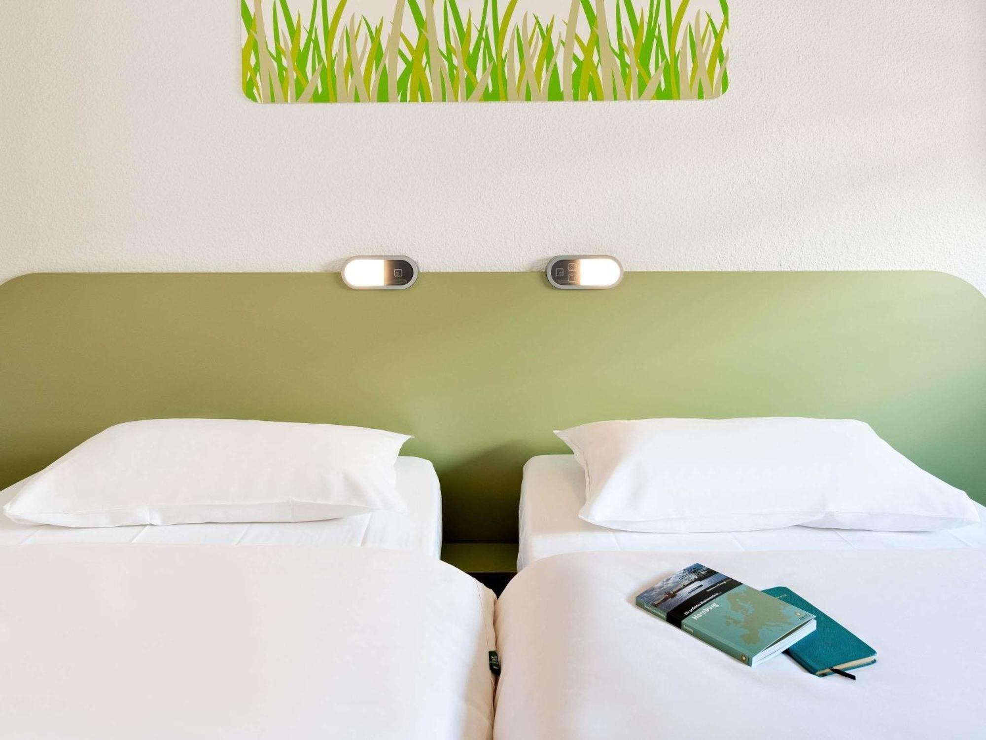 Standard Twin Room,401260857:JPEG