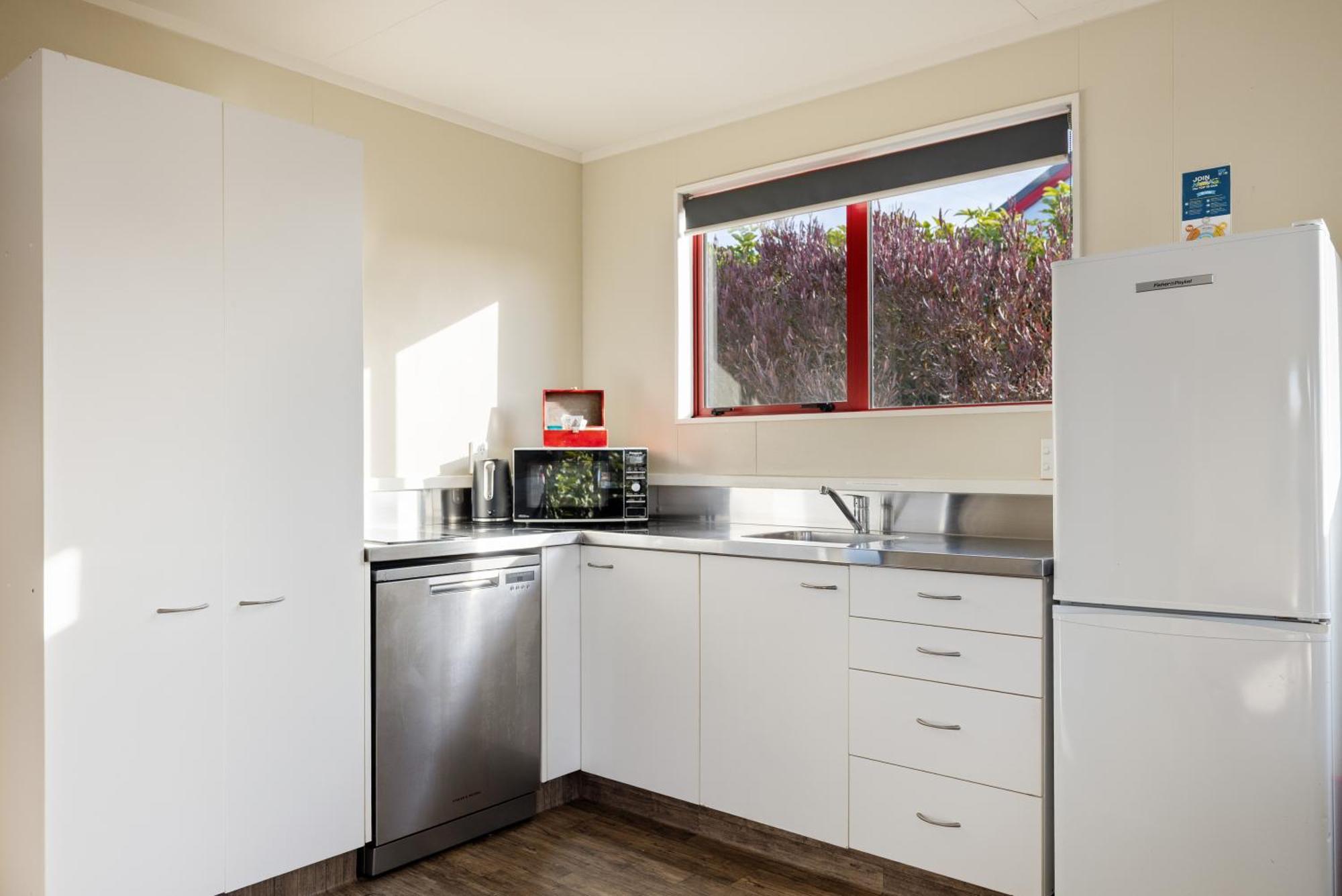 Superior 2 Bedroom Unit - Sleeps 6