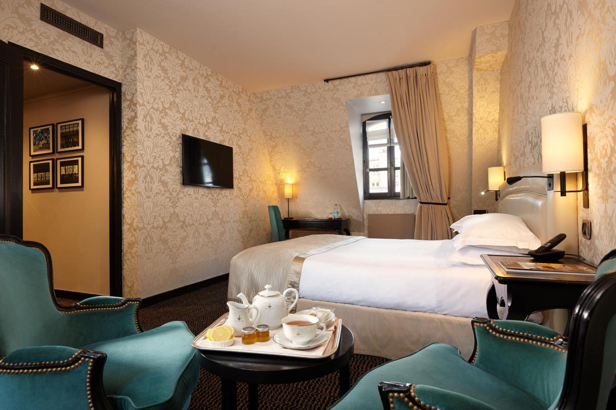 Deluxe Double or Twin Room