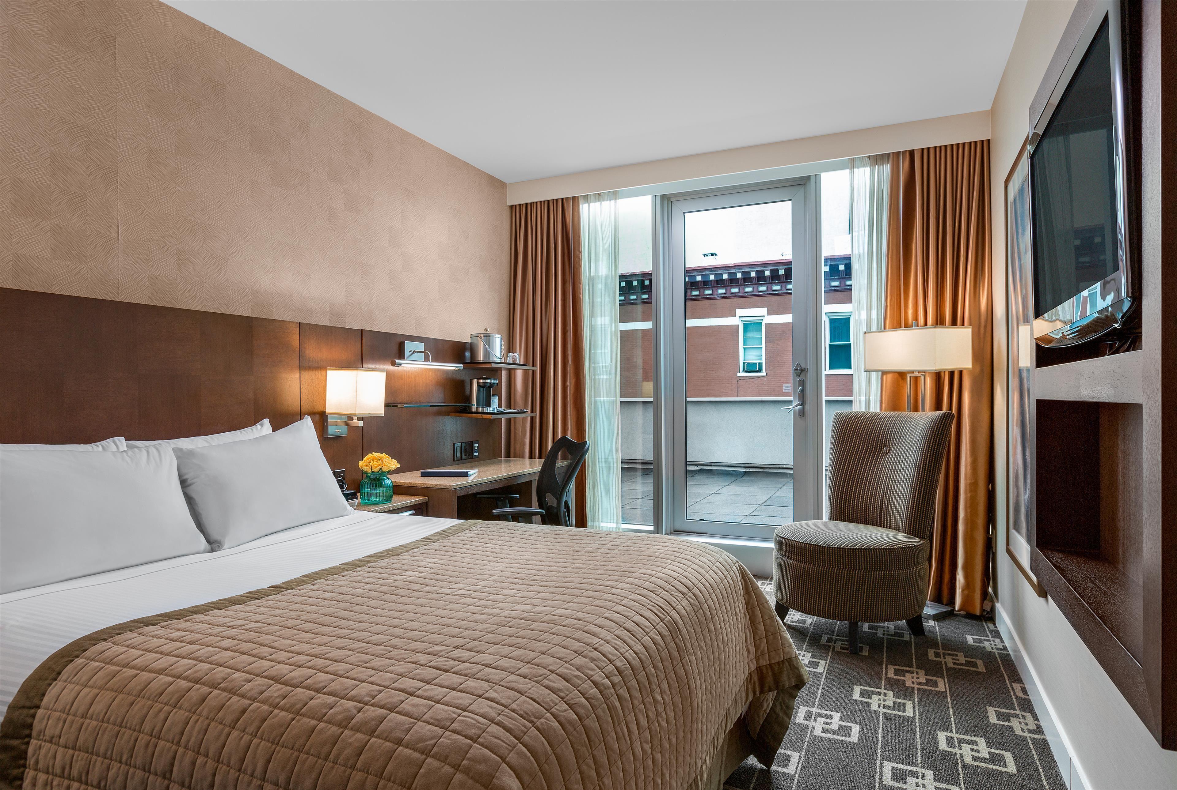 Premium Queen Room Balcony