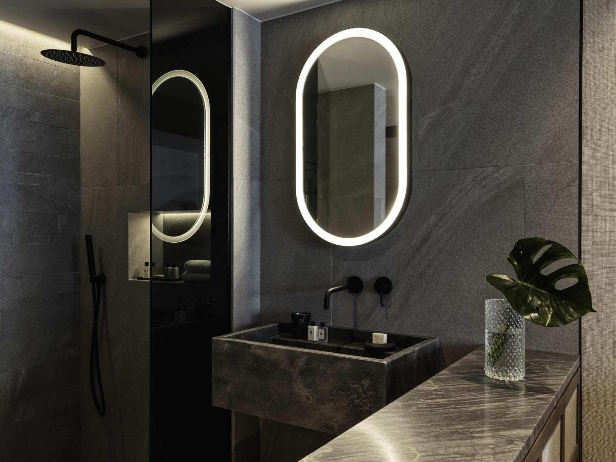 Junior Suite con Vista Mare Frontale e Vasca Immersione ad Acqua Fredda