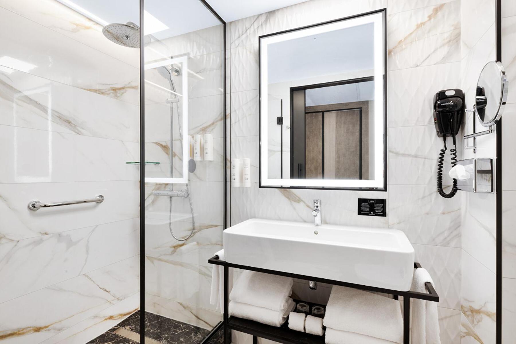 Deluxe Double Room with Two Double Beds,1720891553:JPEG