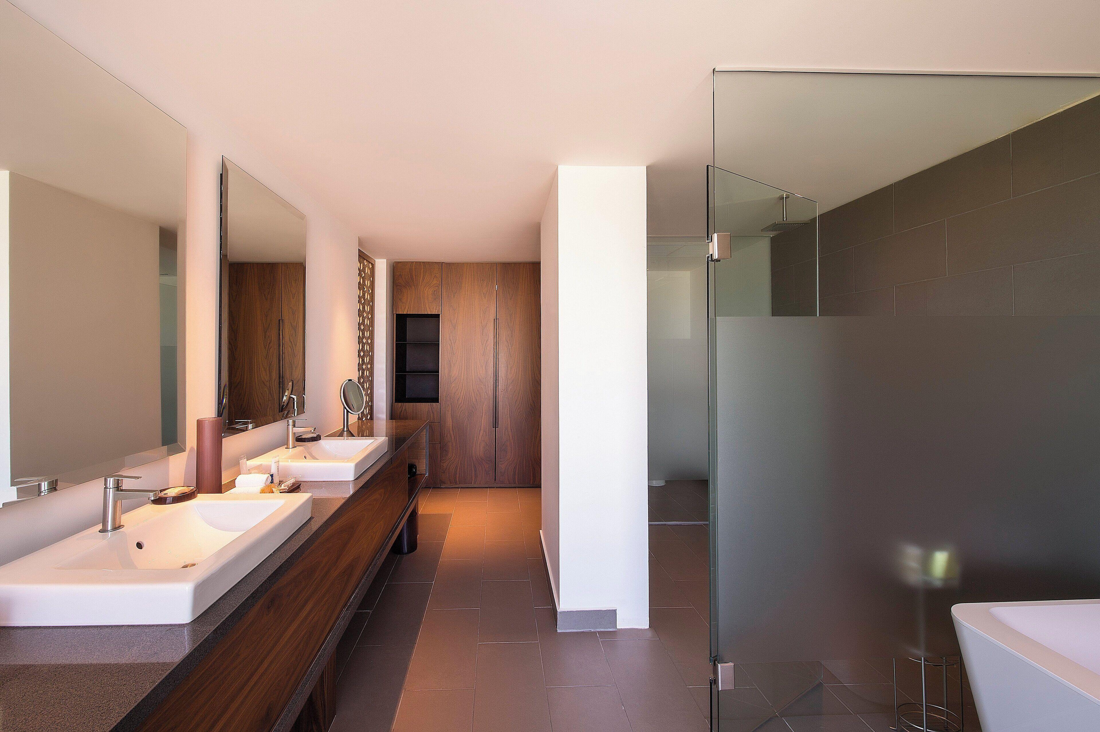 Junior Suite 1 King