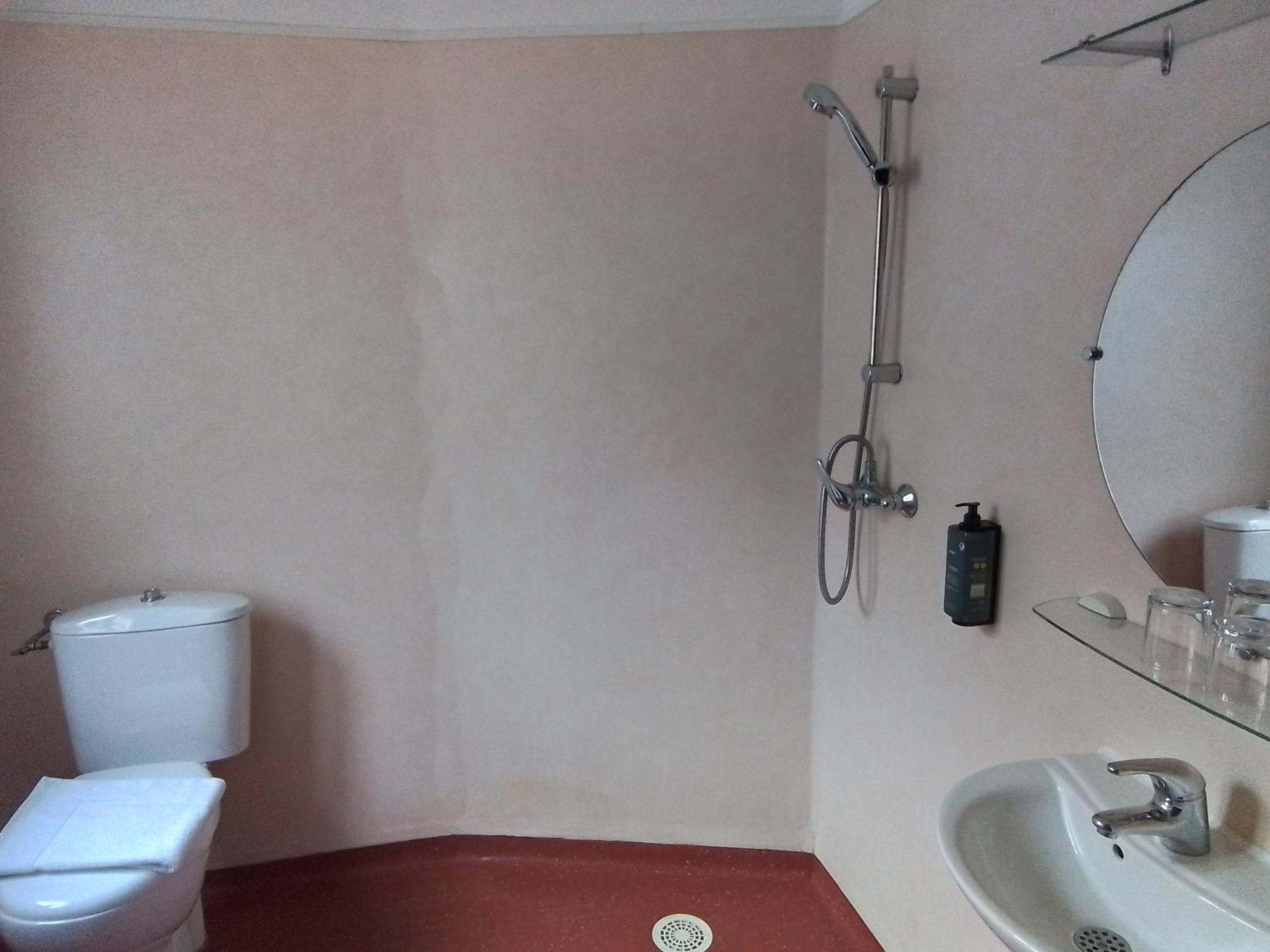 Chambre Double - Accessible aux Personnes à Mobilité Réduite