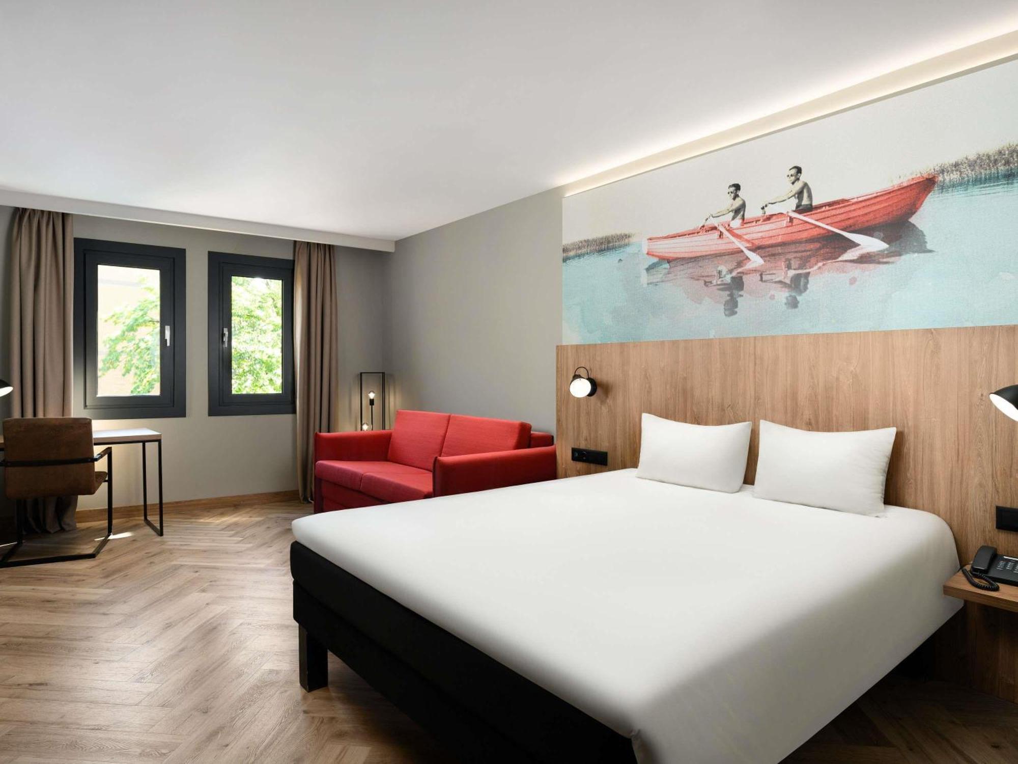 Superior Double Room with Sofa