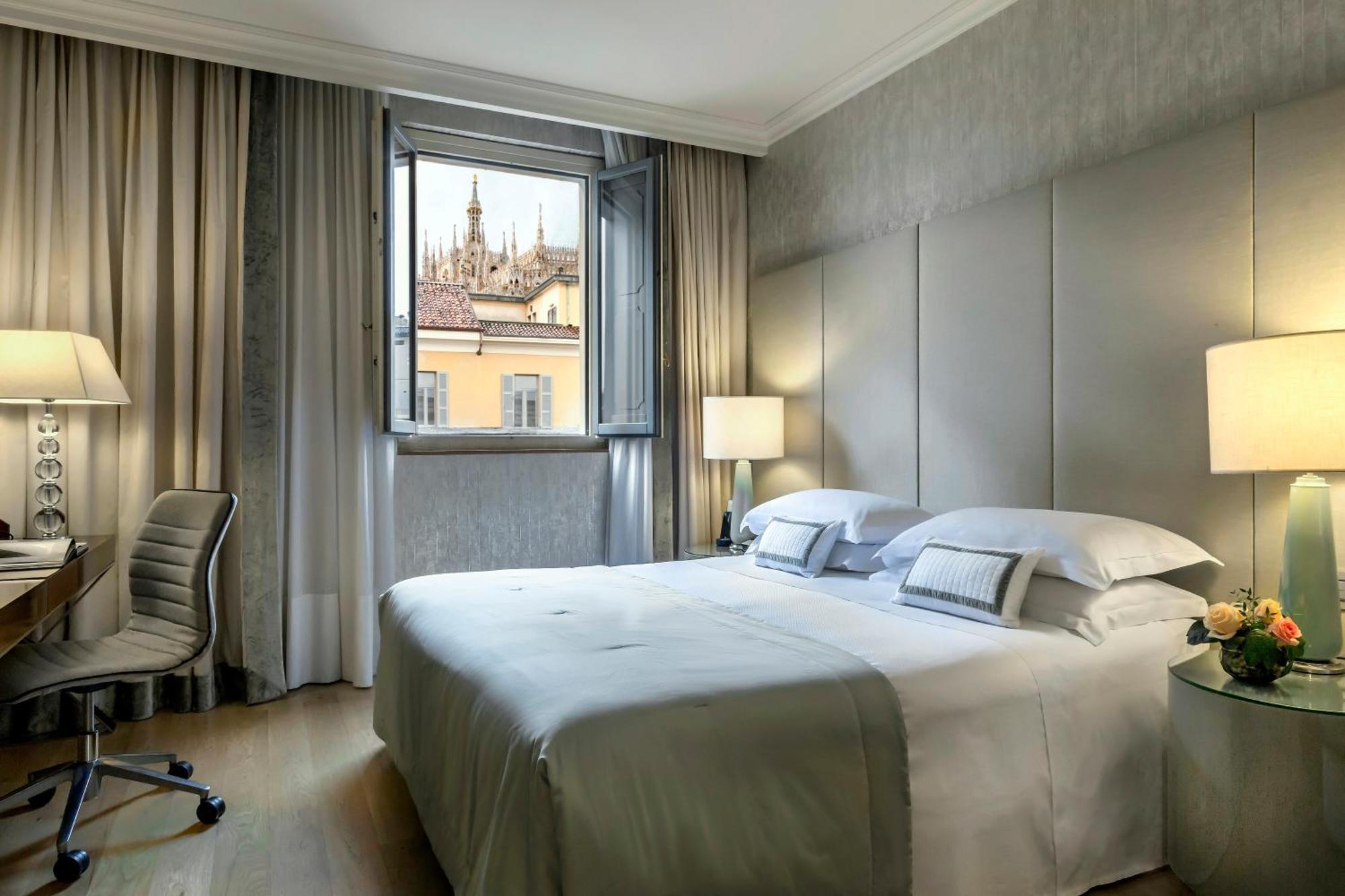 Quarto Deluxe com Cama de Casal ou 2 de Solteiro e Vista da Catedral de Milão