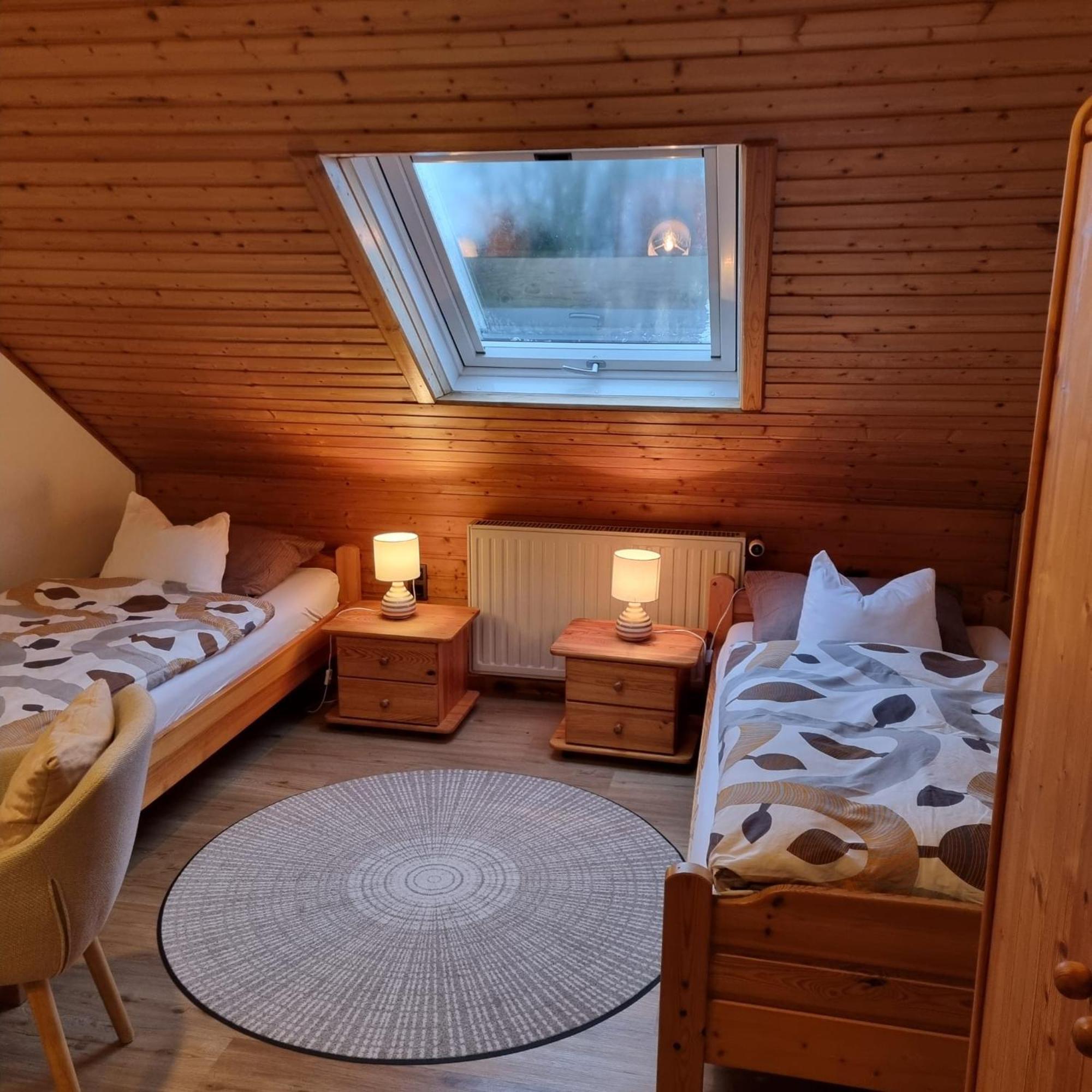 Doppel-/Zweibettzimmer mit eigenem Bad