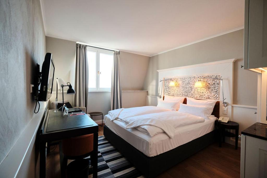 Superior Double Room,1742571864:JPEG