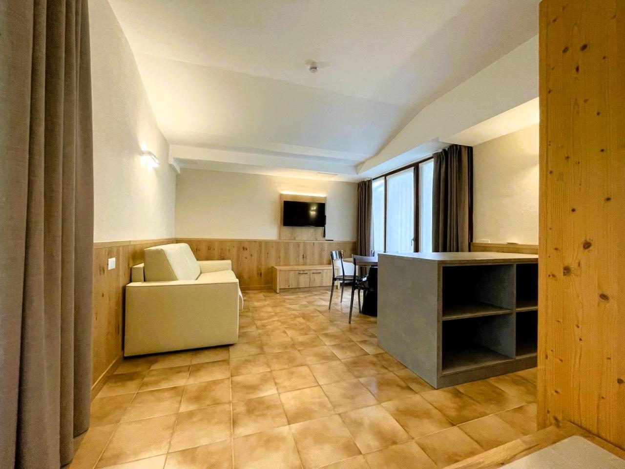 One-Bedroom Standard Apartment