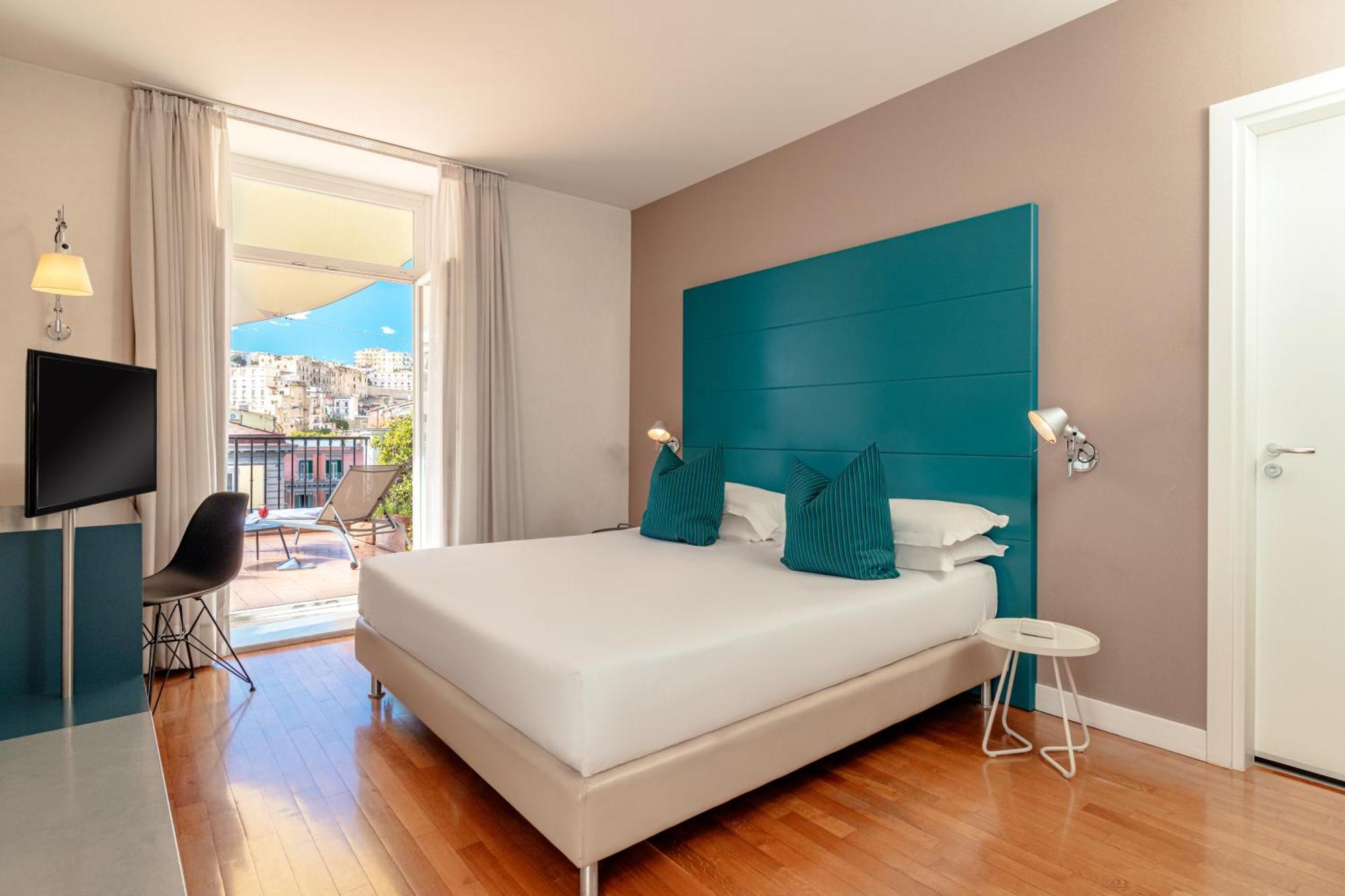 Quarto com Cama de Casal ou 2 de Solteiro e Terraço