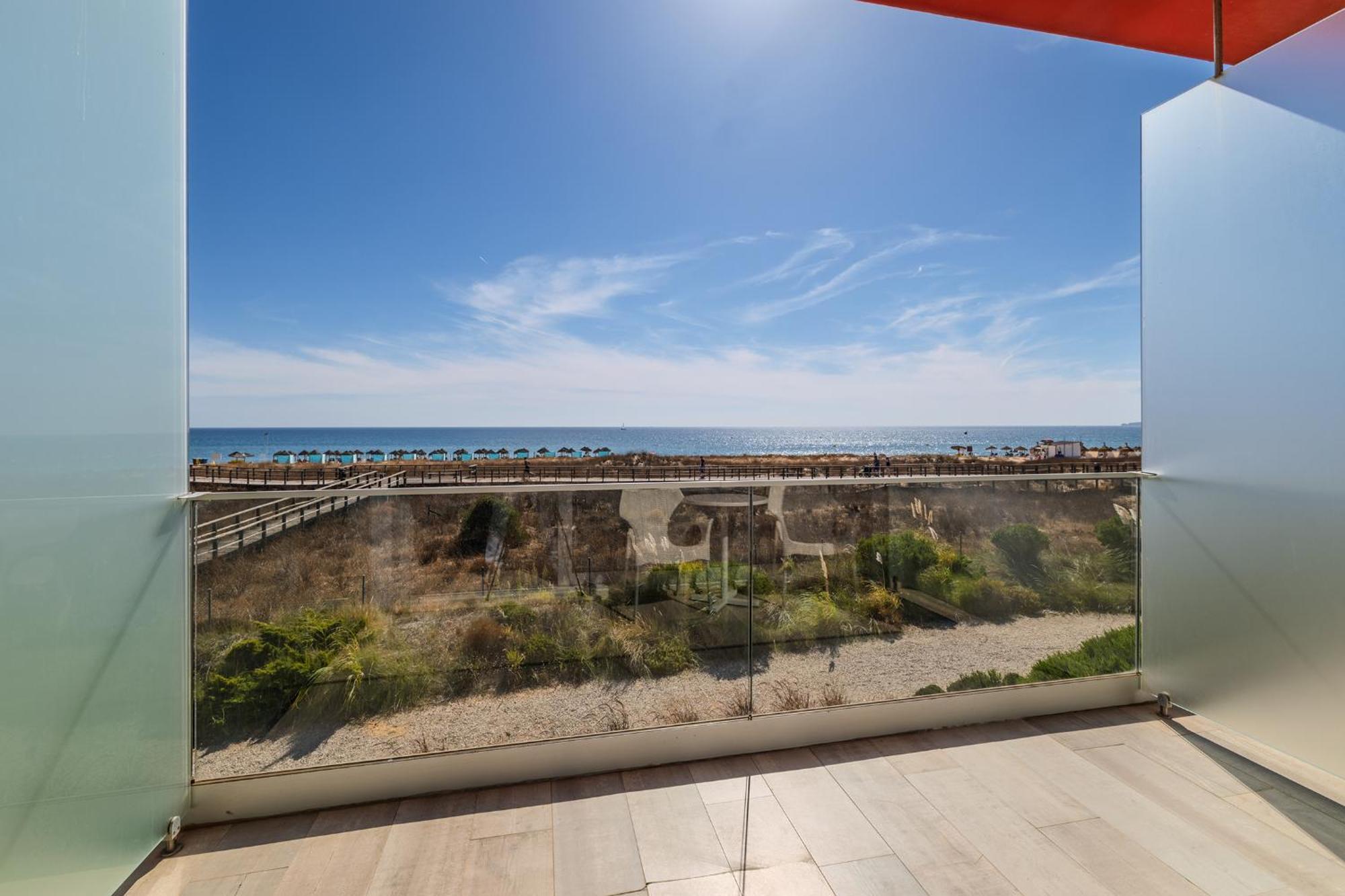 Suite avec Vue sur Mer (2 Adultes + 2 Enfants)