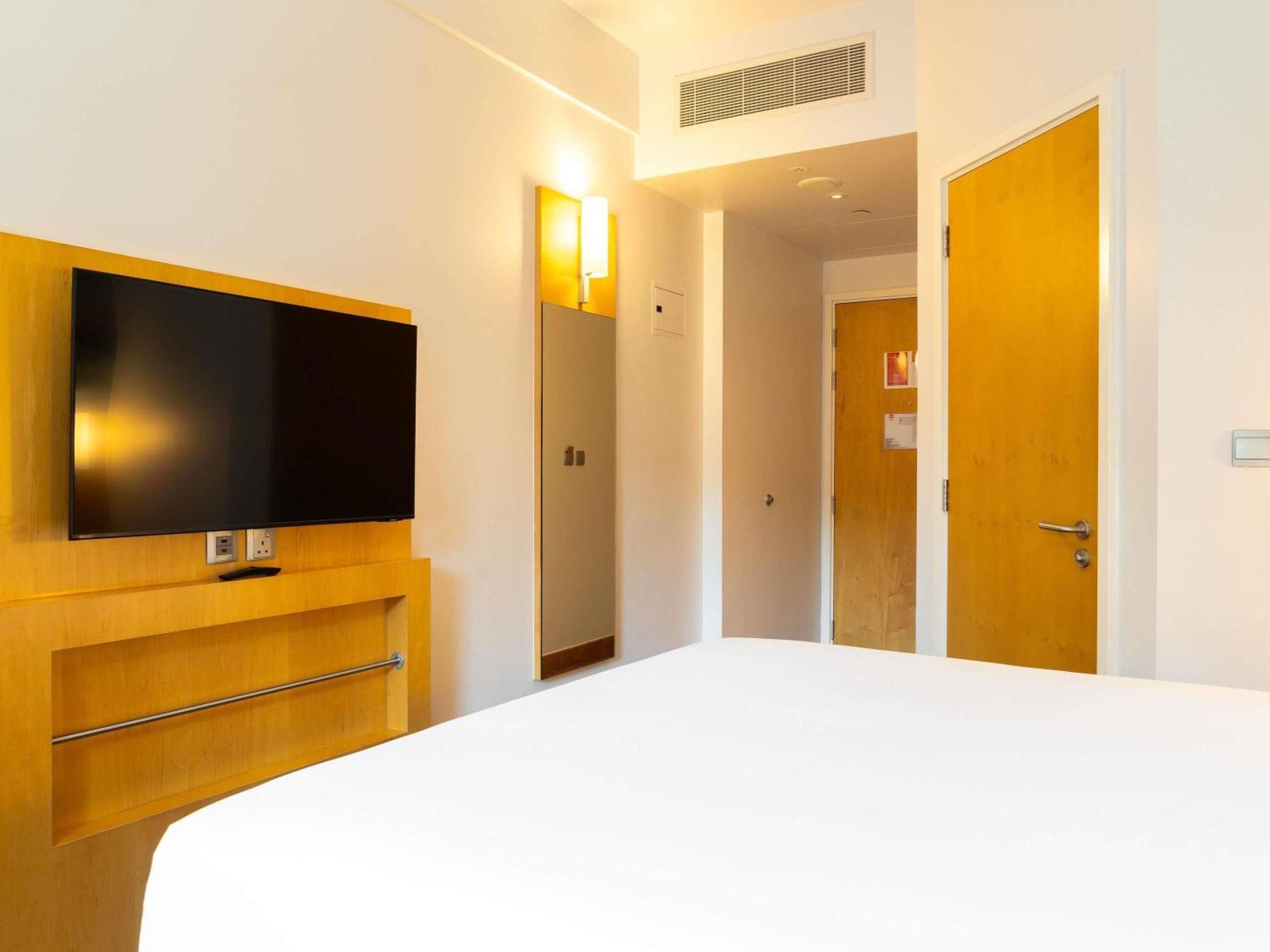 Standard Queen Room,1742977864:JPEG