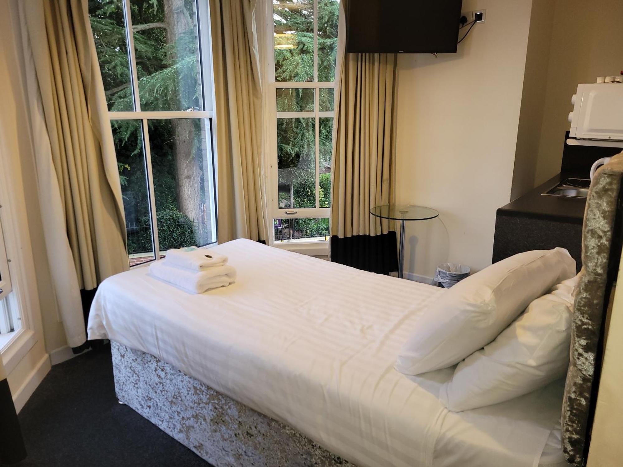 En-suite Single Room