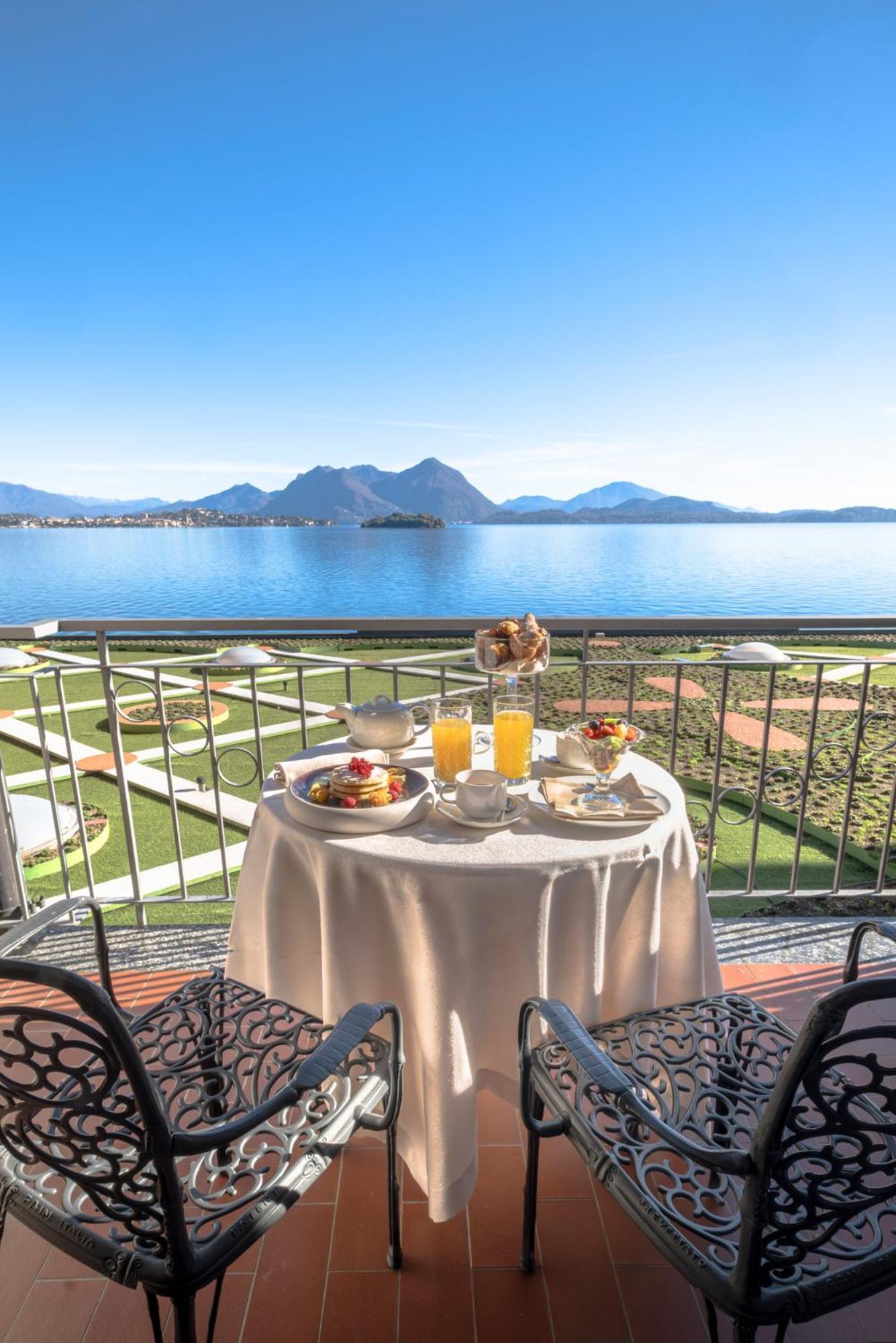 Deluxe Double or Twin Room Pool or Lake Side