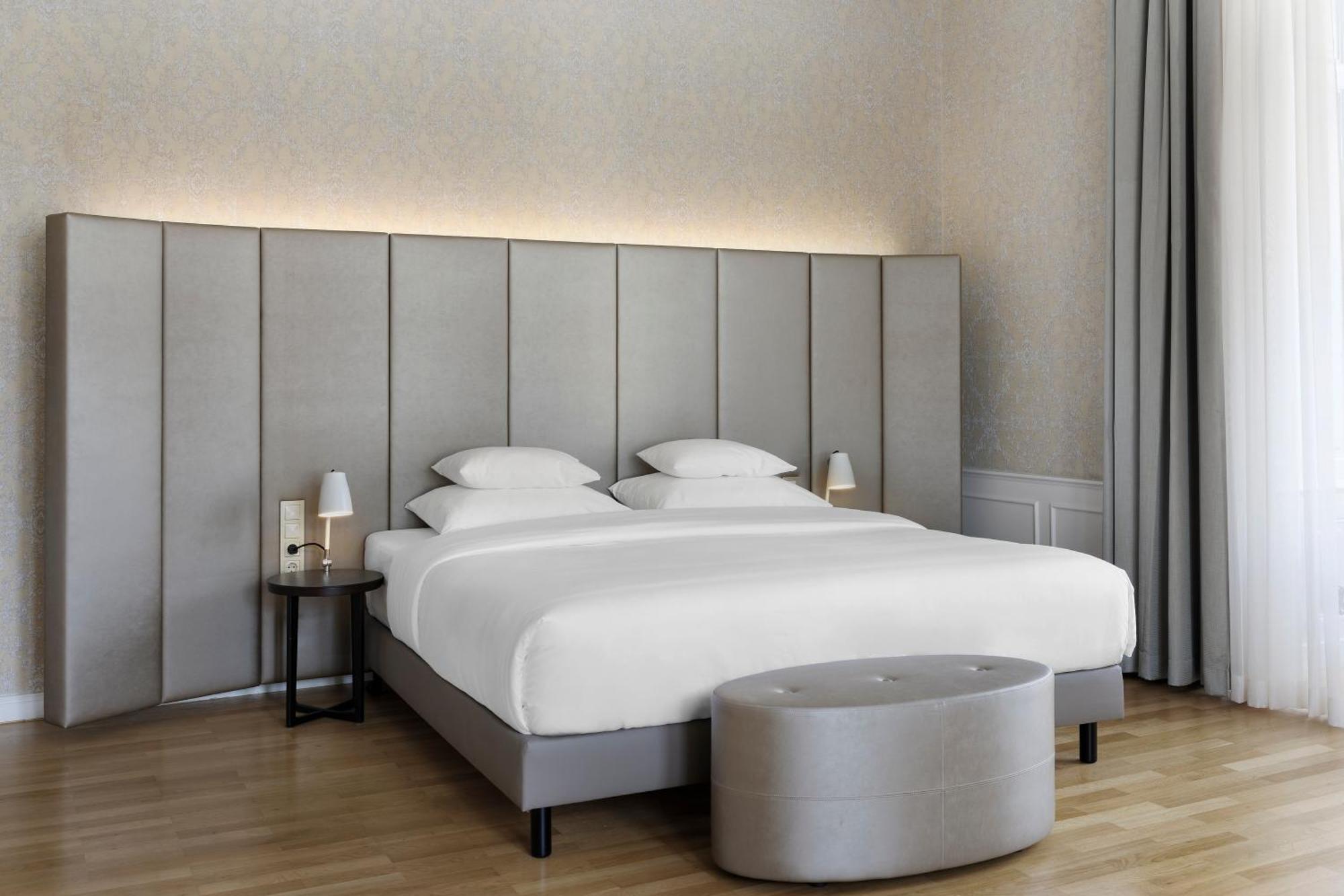 Junior Family Suite with King Bed and Sofa Bed,1756398101:JPEG