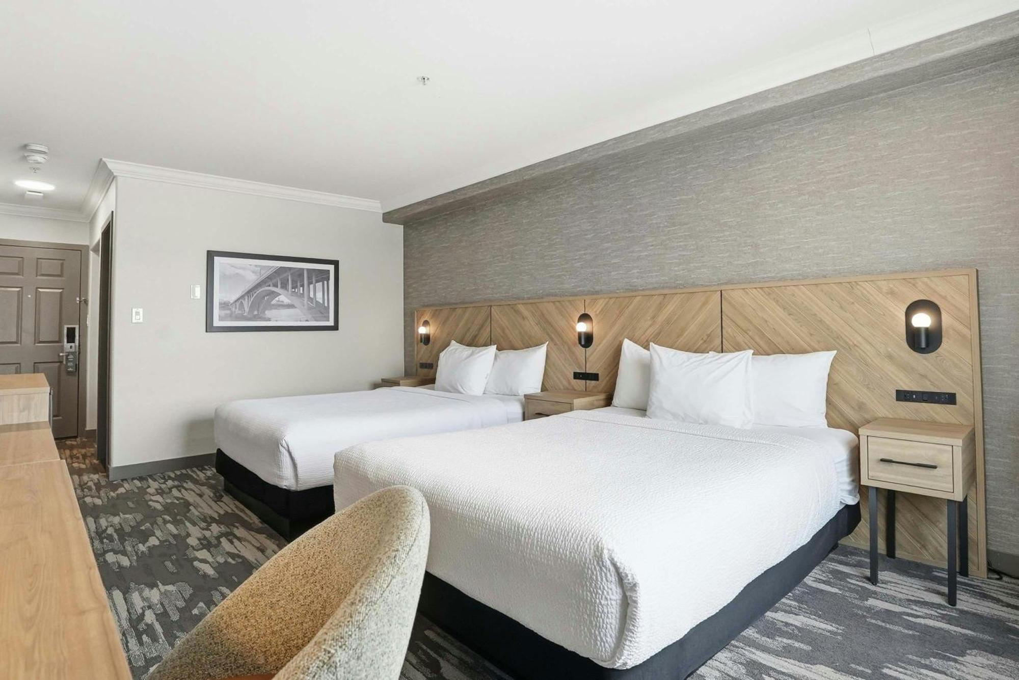 Accessible Room 2 Queen Beds