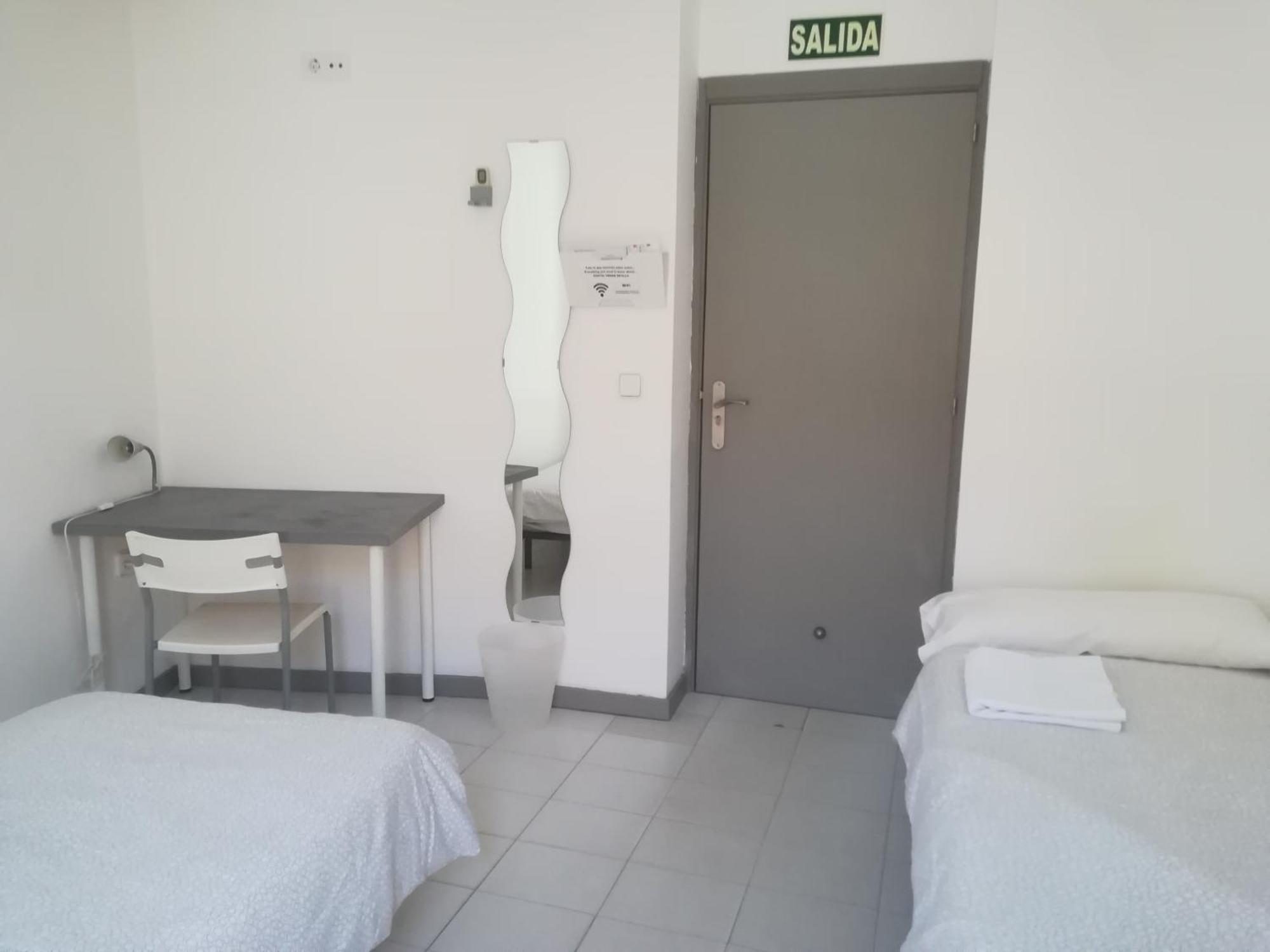 Twin Room,1756551461:JPEG