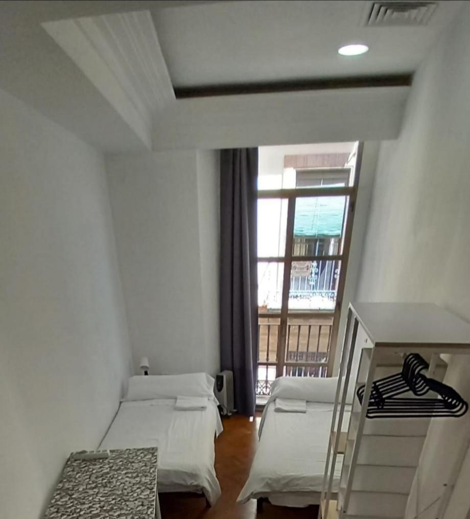 Twin Room Private Bathroom