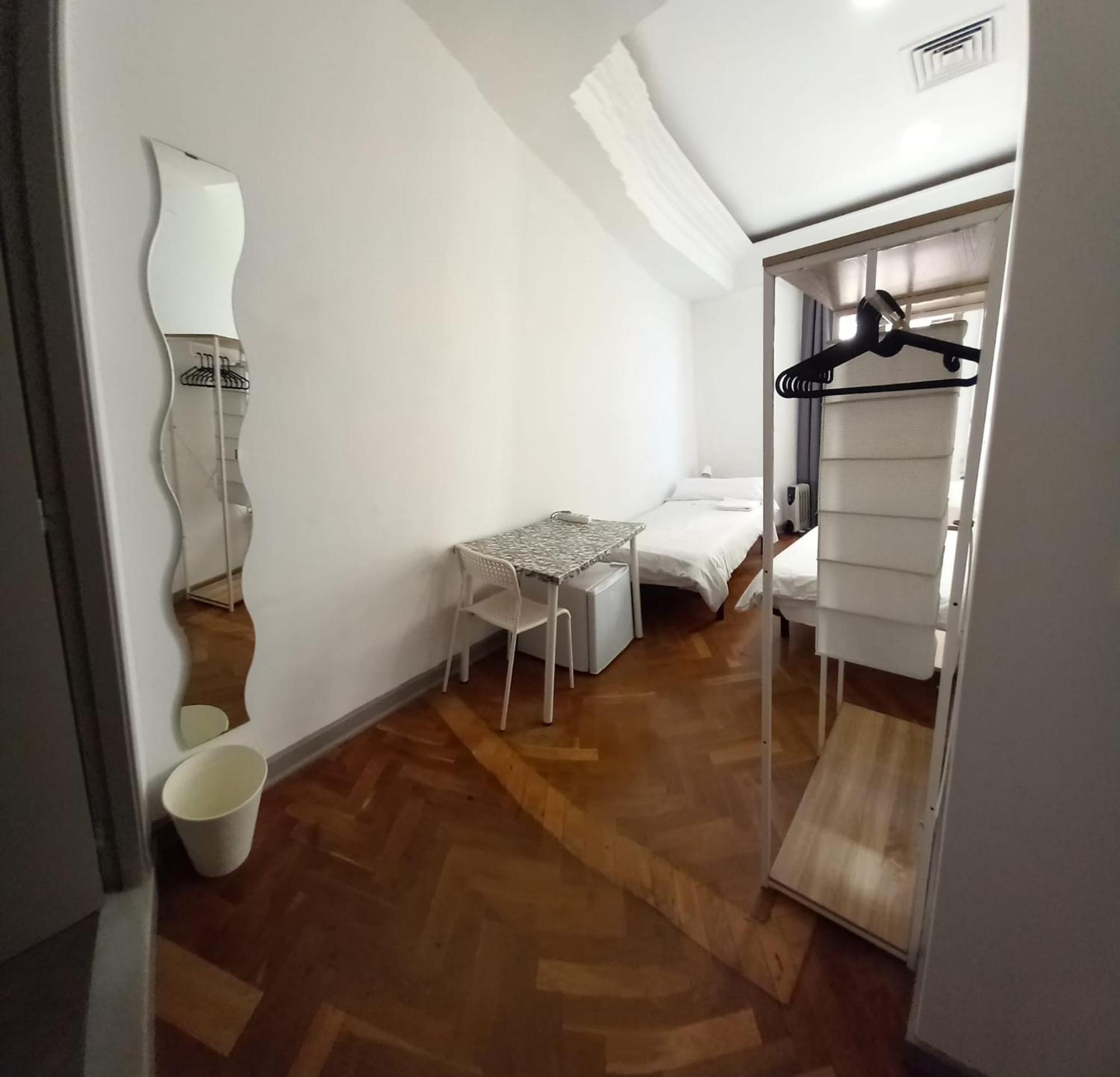 Twin Room Private Bathroom
