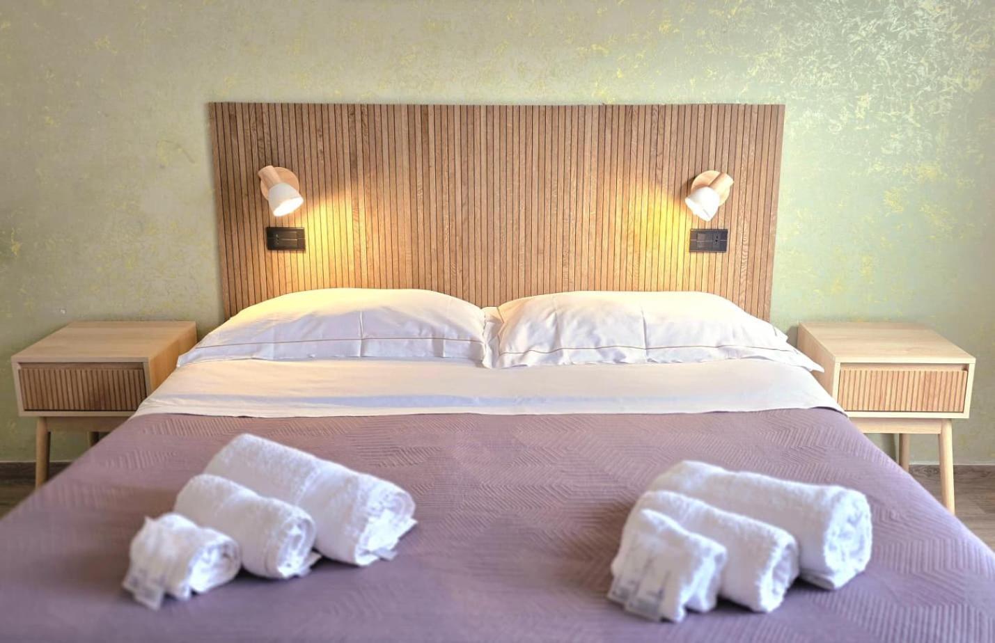 Double Room Private External Bathroom
